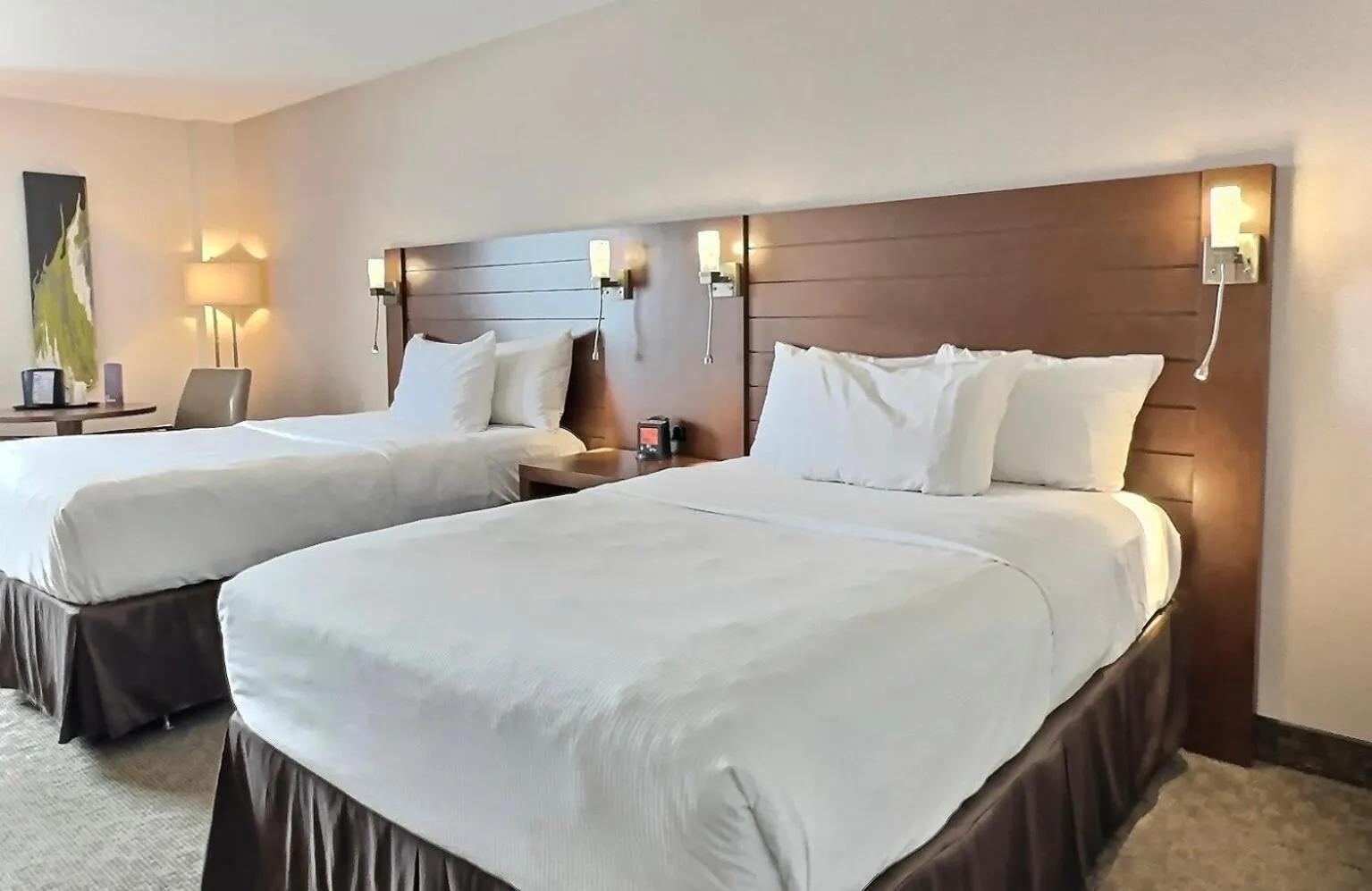 Bed in Quality Inn Rouyn-Noranda