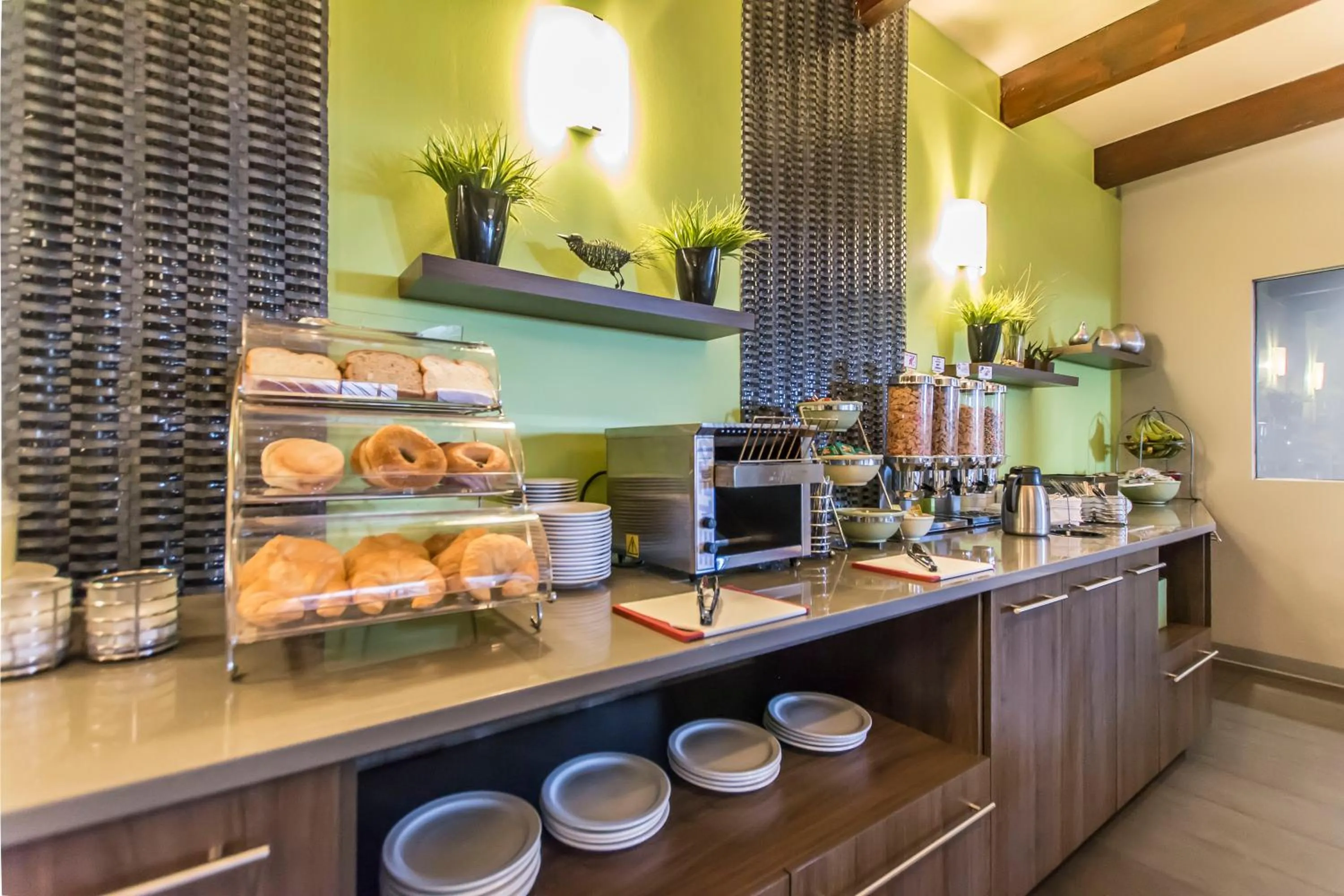 Breakfast in Quality Inn Rouyn-Noranda