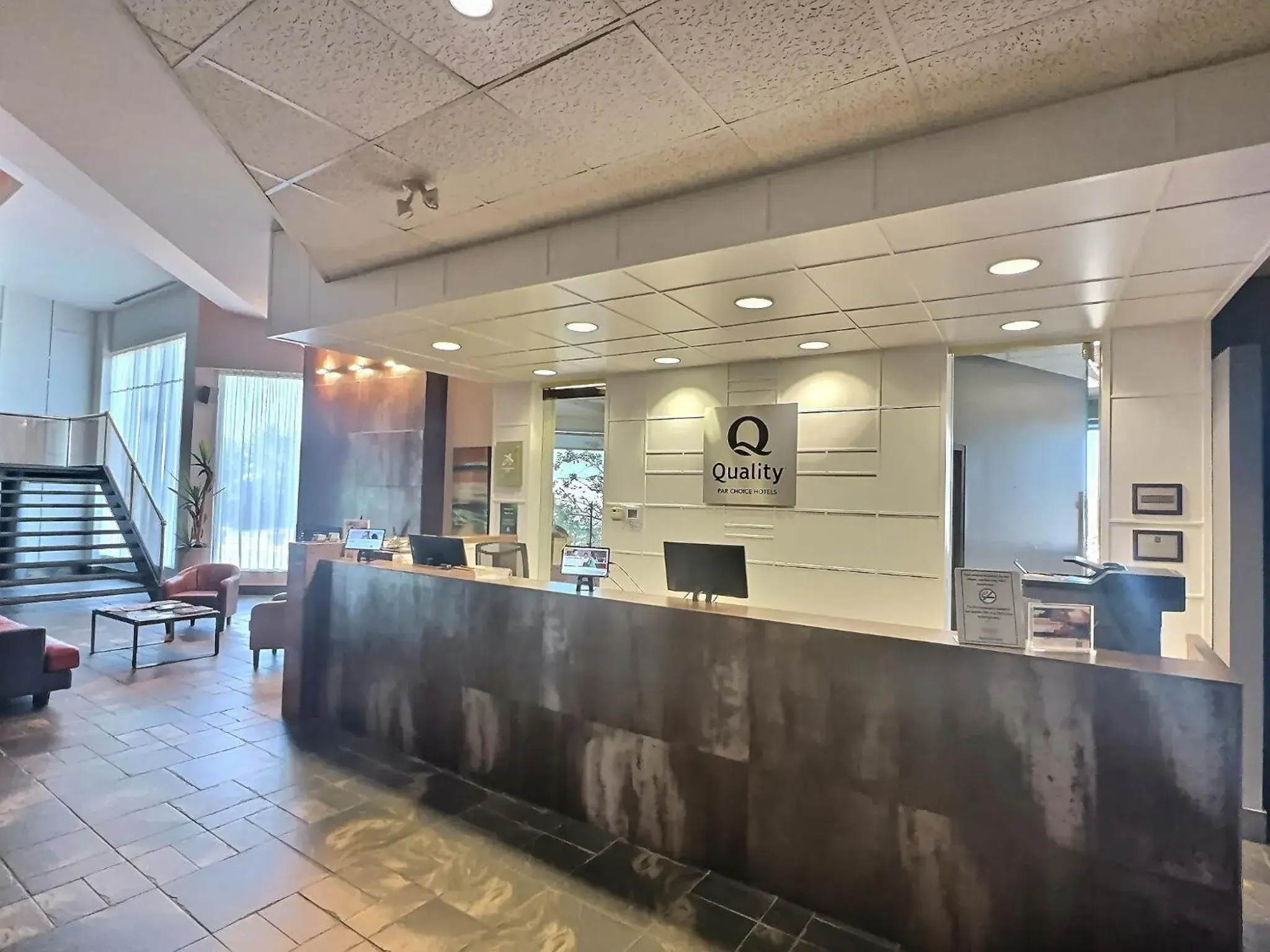 Lobby or reception in Quality Inn Rouyn-Noranda Lobby or reception in Quality Inn Rouyn-Noranda