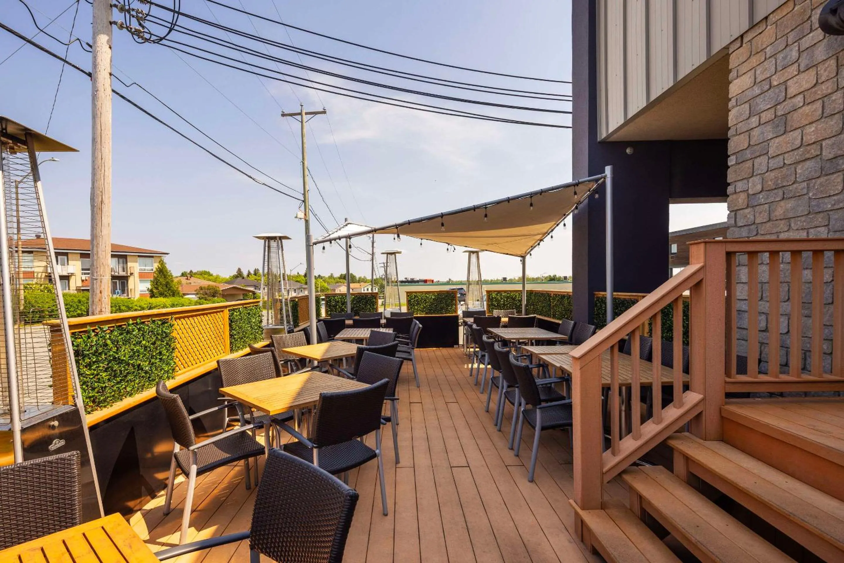 Restaurant/places to eat in Quality Inn Rouyn-Noranda