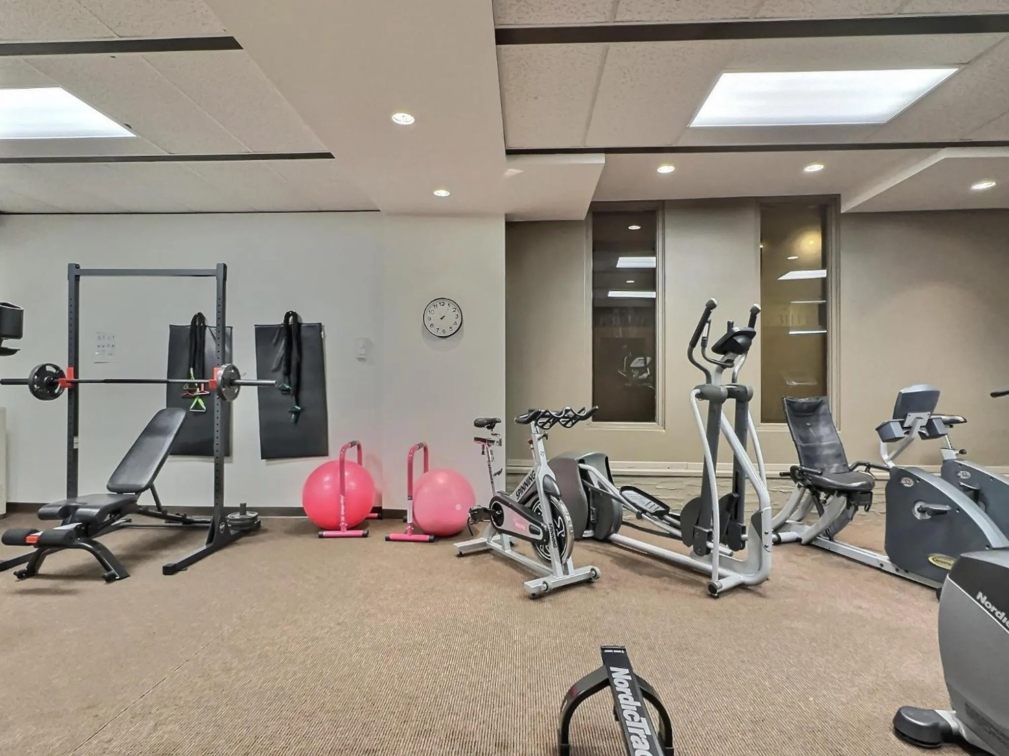 Fitness centre/facilities in Quality Inn Rouyn-Noranda
