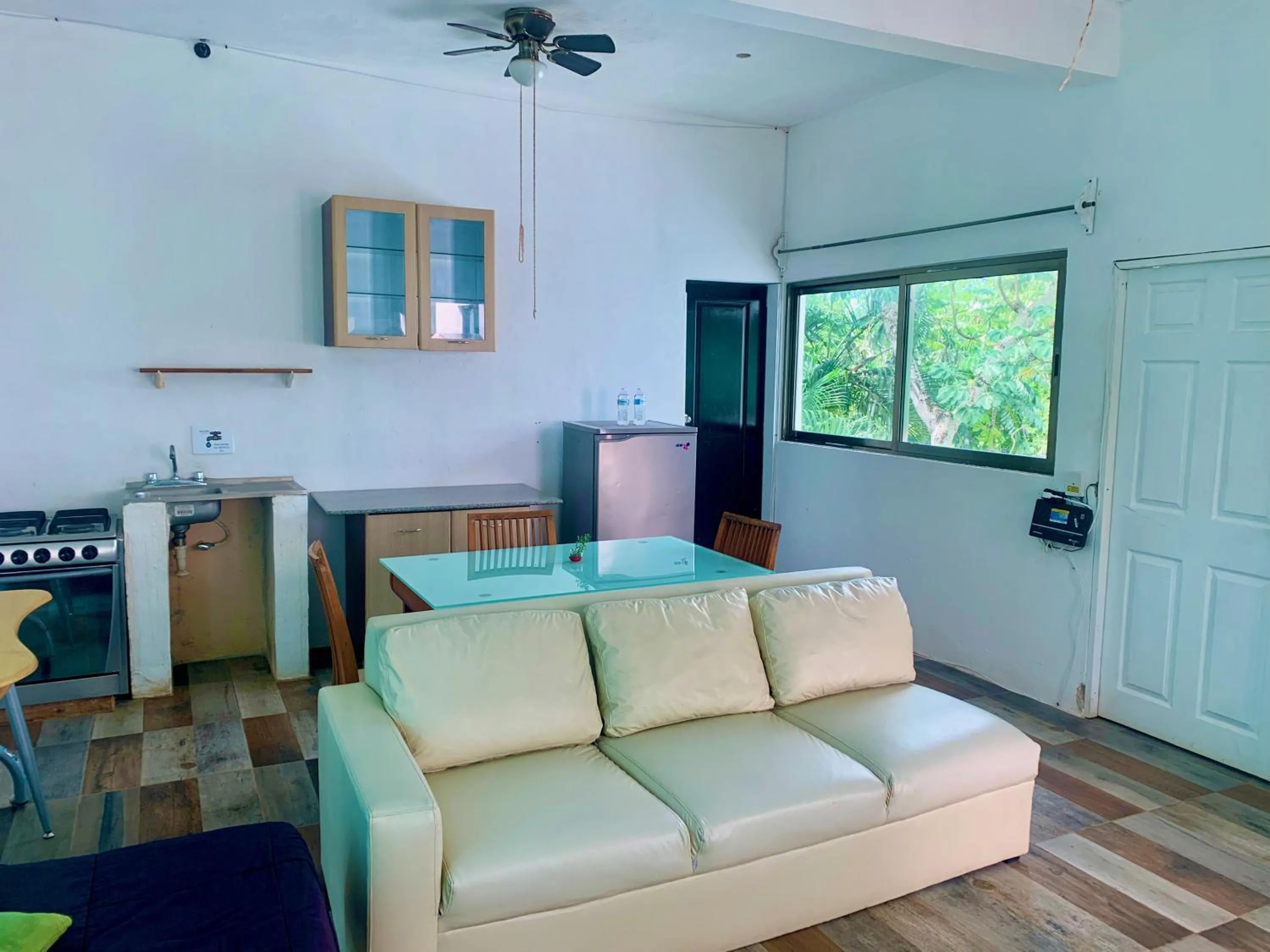 Photo of the whole room in Casa Borush by Ecoplaneta