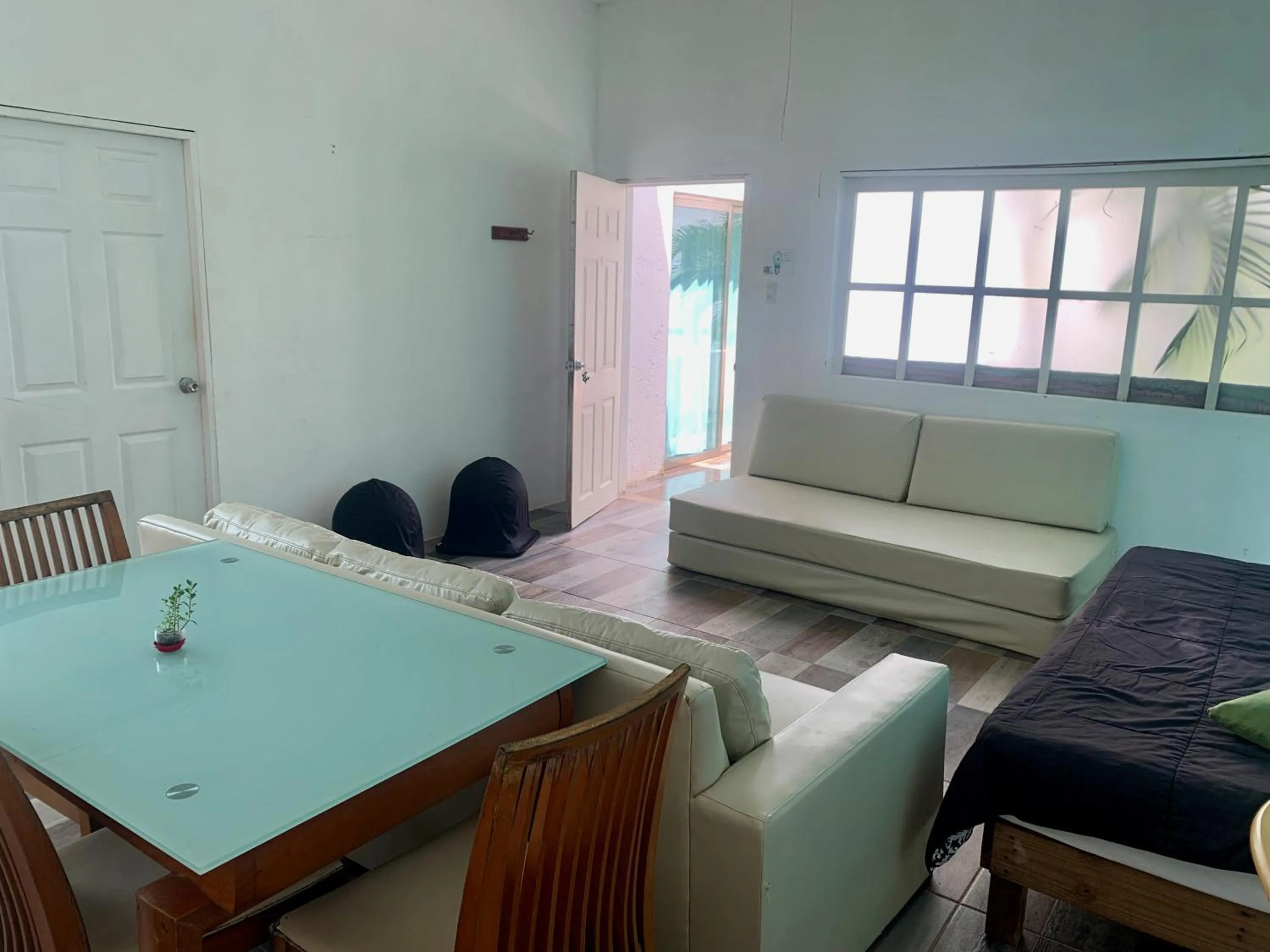 Photo of the whole room in Casa Borush by Ecoplaneta