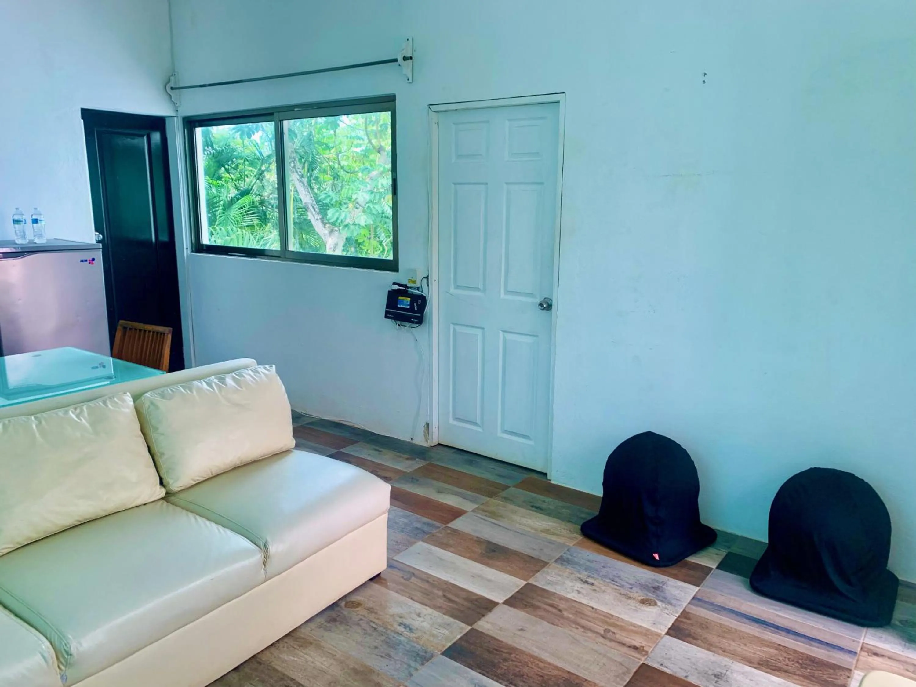 Photo of the whole room in Casa Borush by Ecoplaneta