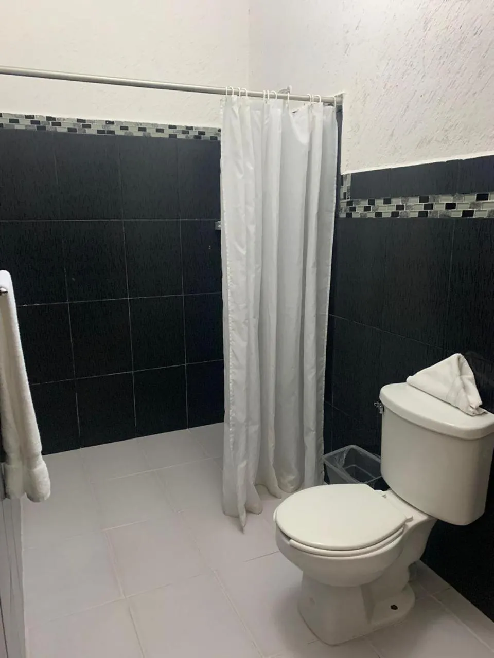 Shower in Casa Borush by Ecoplaneta