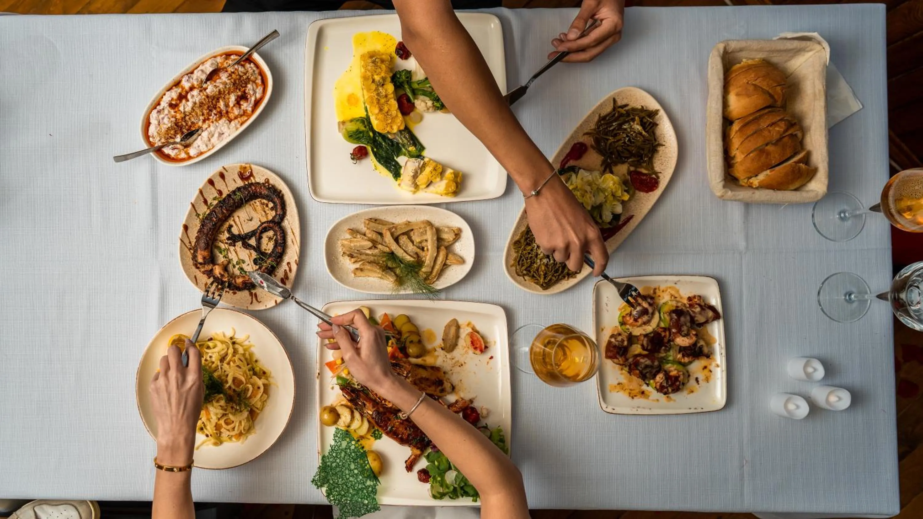 Restaurant/places to eat in Vista Del Amor Faralya