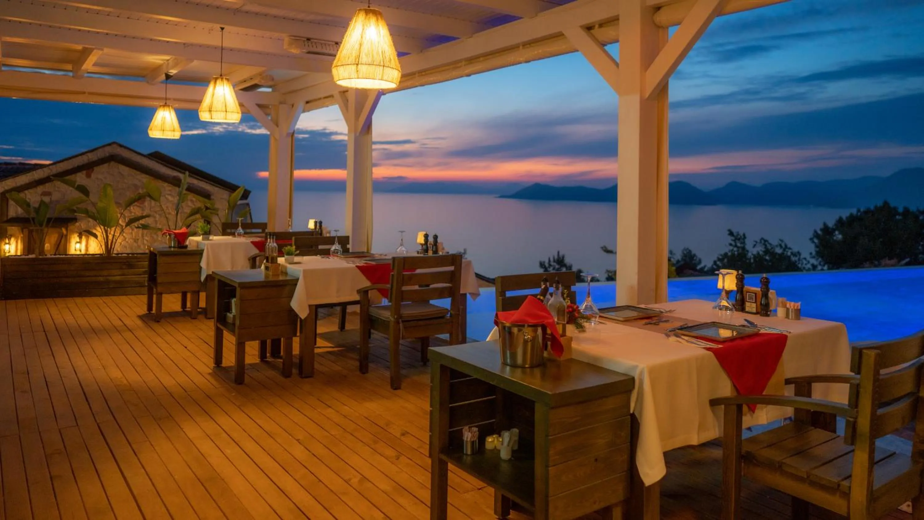 Restaurant/places to eat in Vista Del Amor Faralya