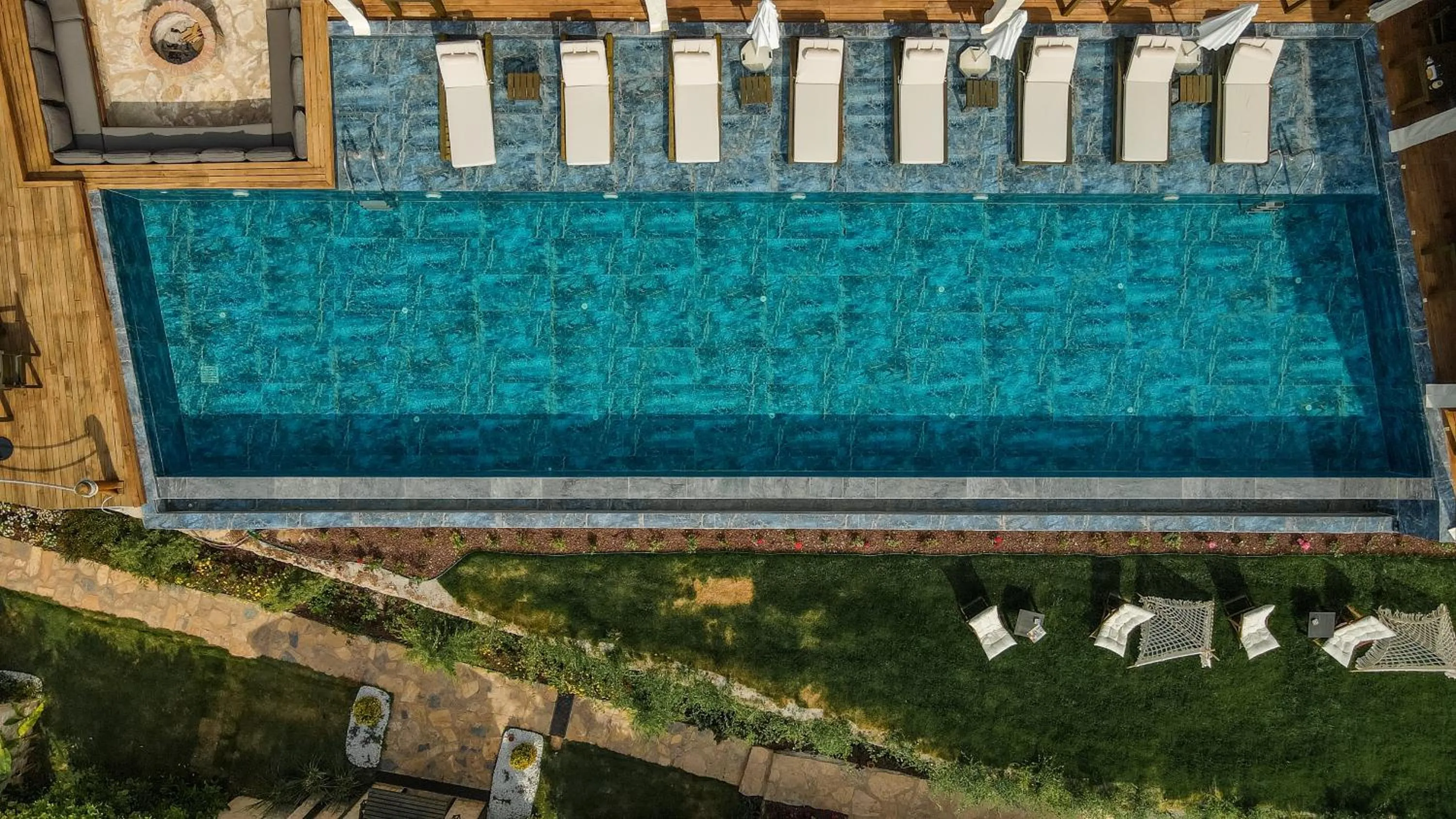 Swimming pool in Vista Del Amor Faralya