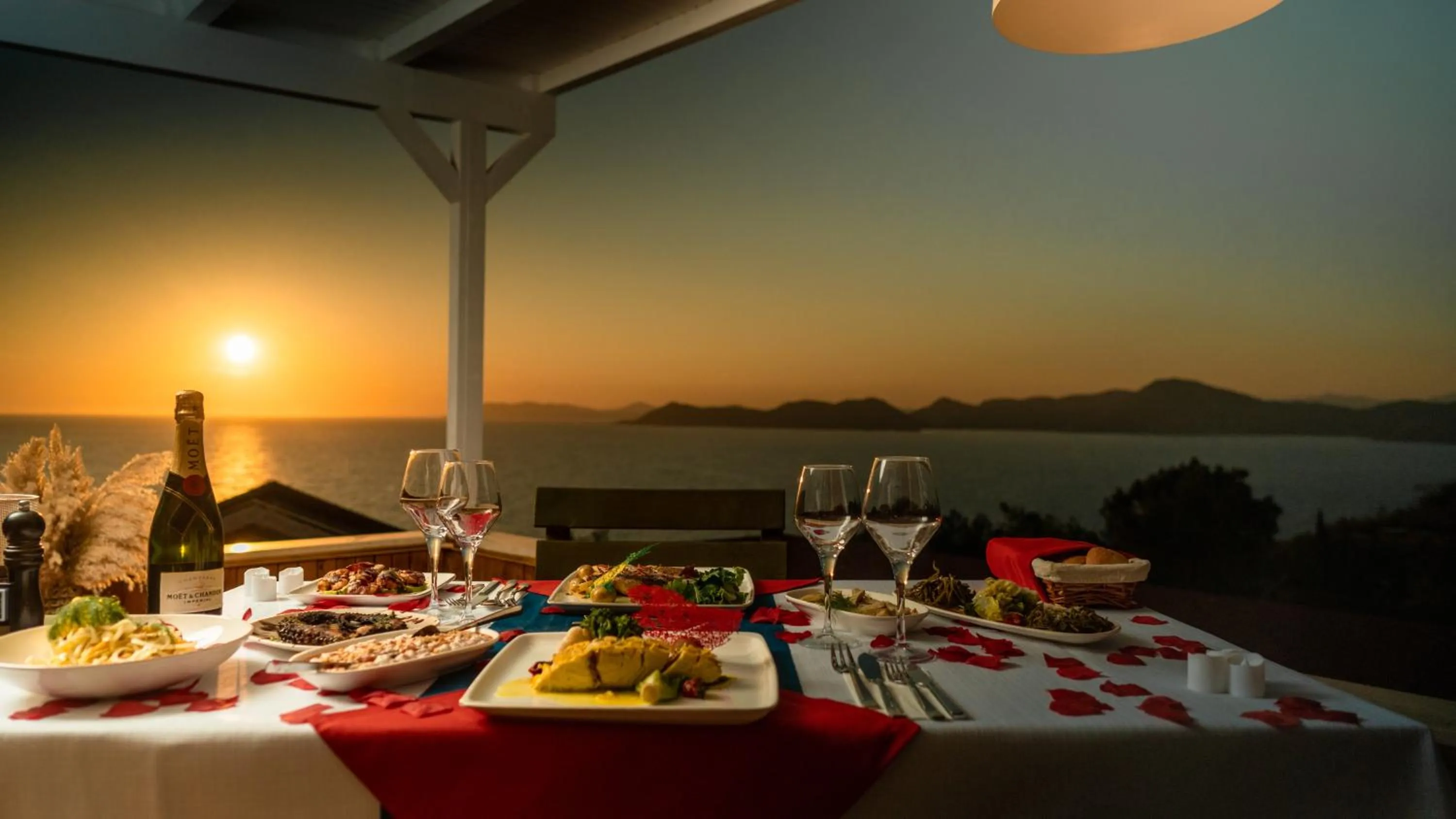 Restaurant/places to eat in Vista Del Amor Faralya