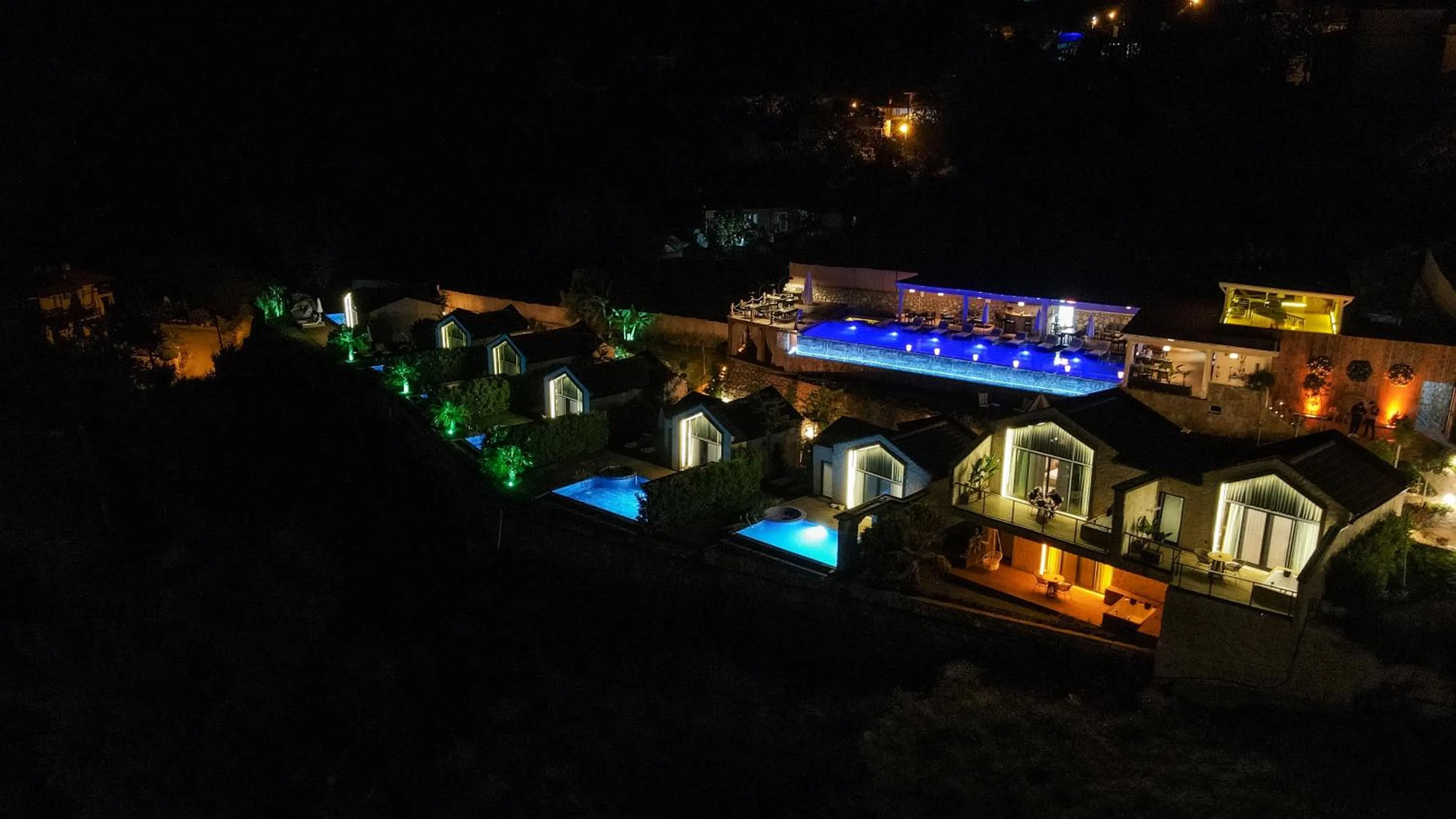 Night in Vista Del Amor Faralya