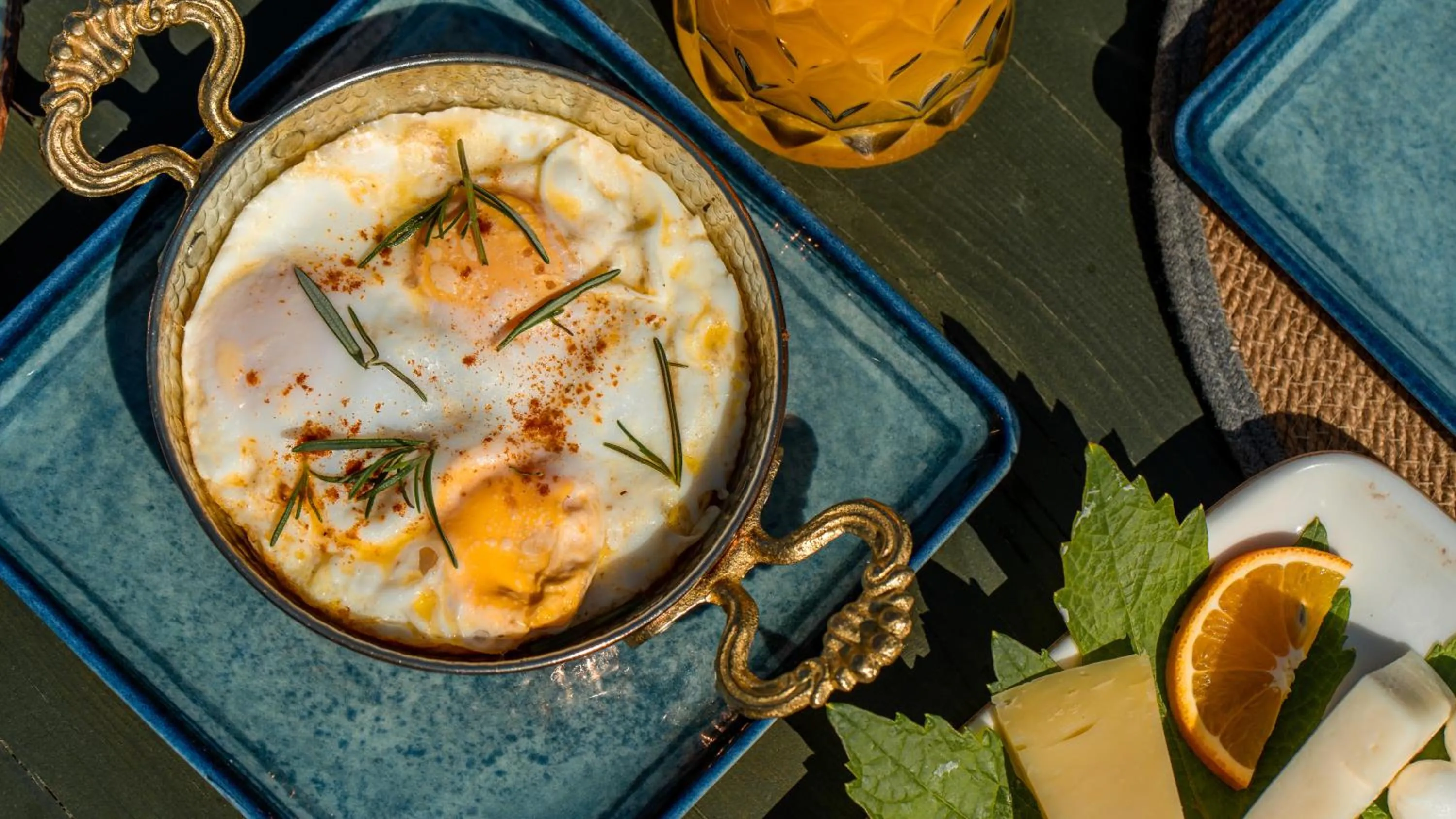 Food and drinks in Vista Del Amor Faralya