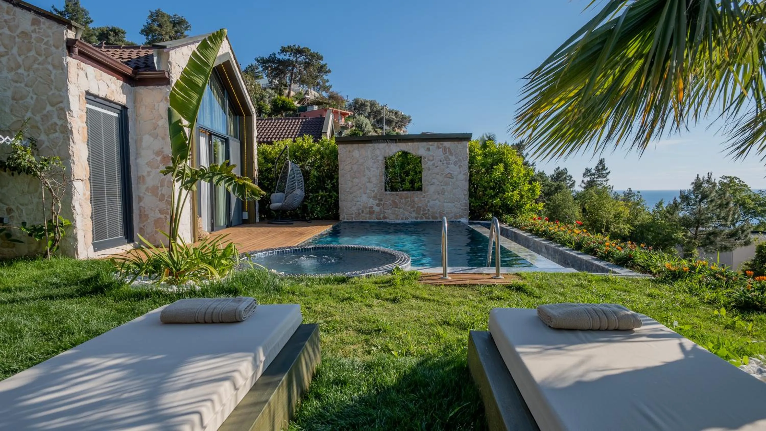 Spring in Vista Del Amor Faralya