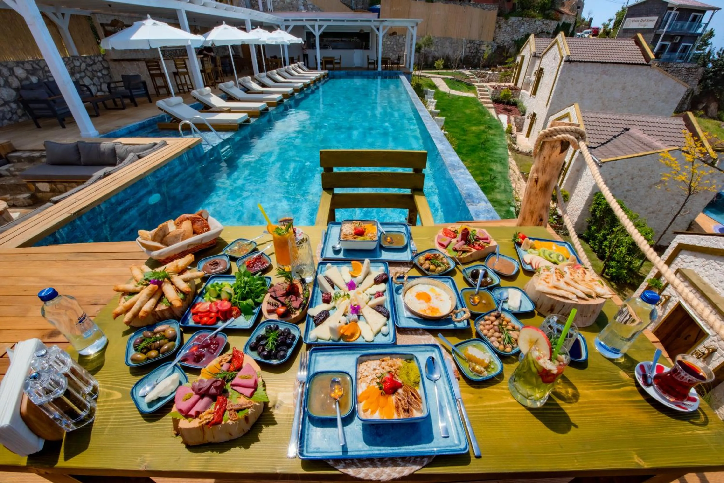 Restaurant/places to eat in Vista Del Amor Faralya