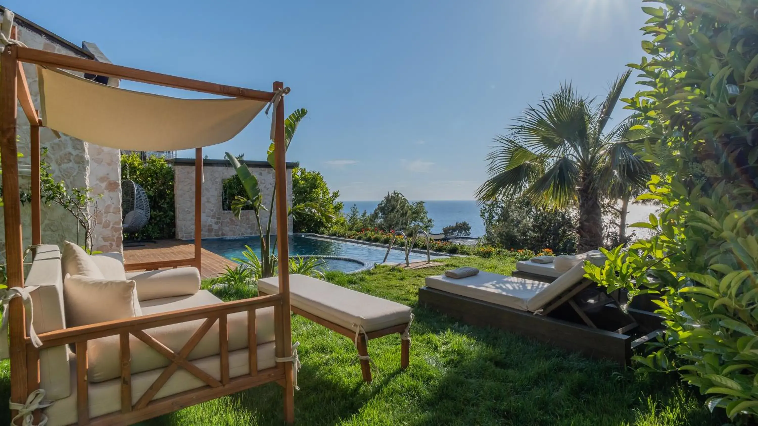 Deluxe Queen Suite in Vista Del Amor Faralya Deluxe Queen Suite in Vista Del Amor Faralya