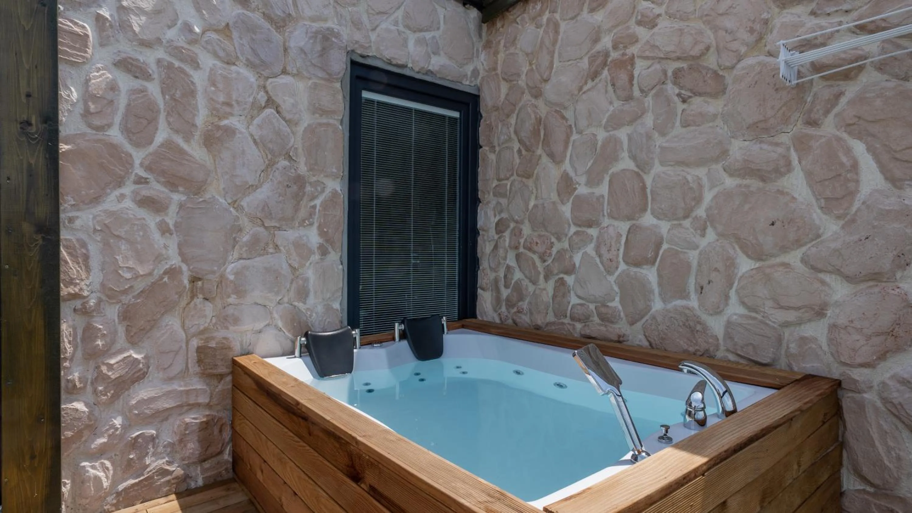 Hot Tub in Vista Del Amor Faralya