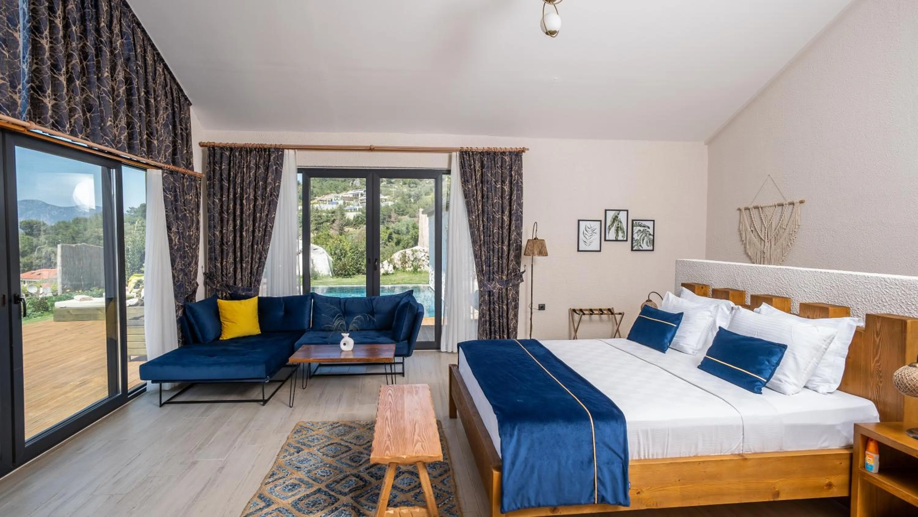 Photo of the whole room, Bed in Vista Del Amor Faralya