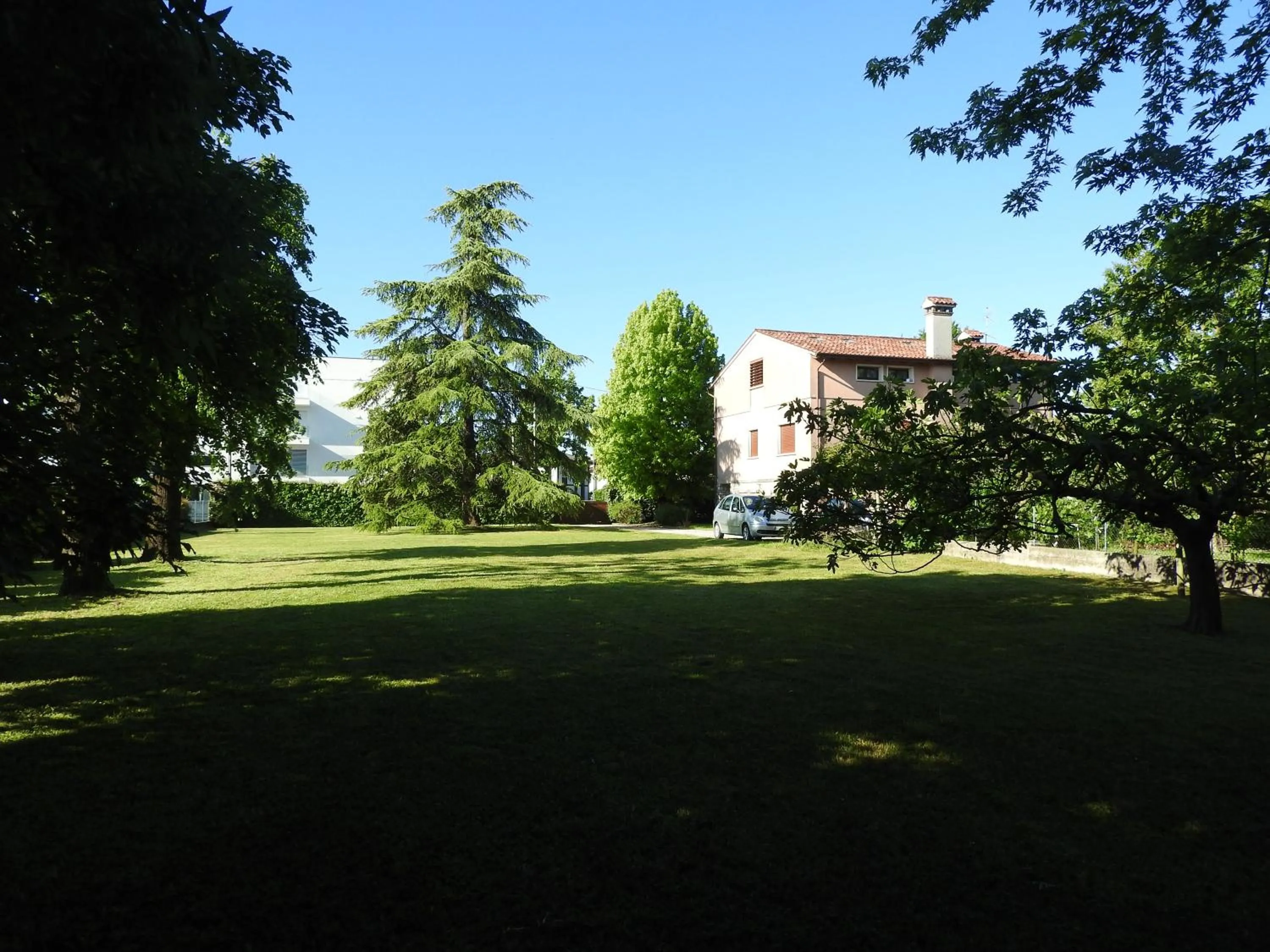 Property building in Villa Venezia
