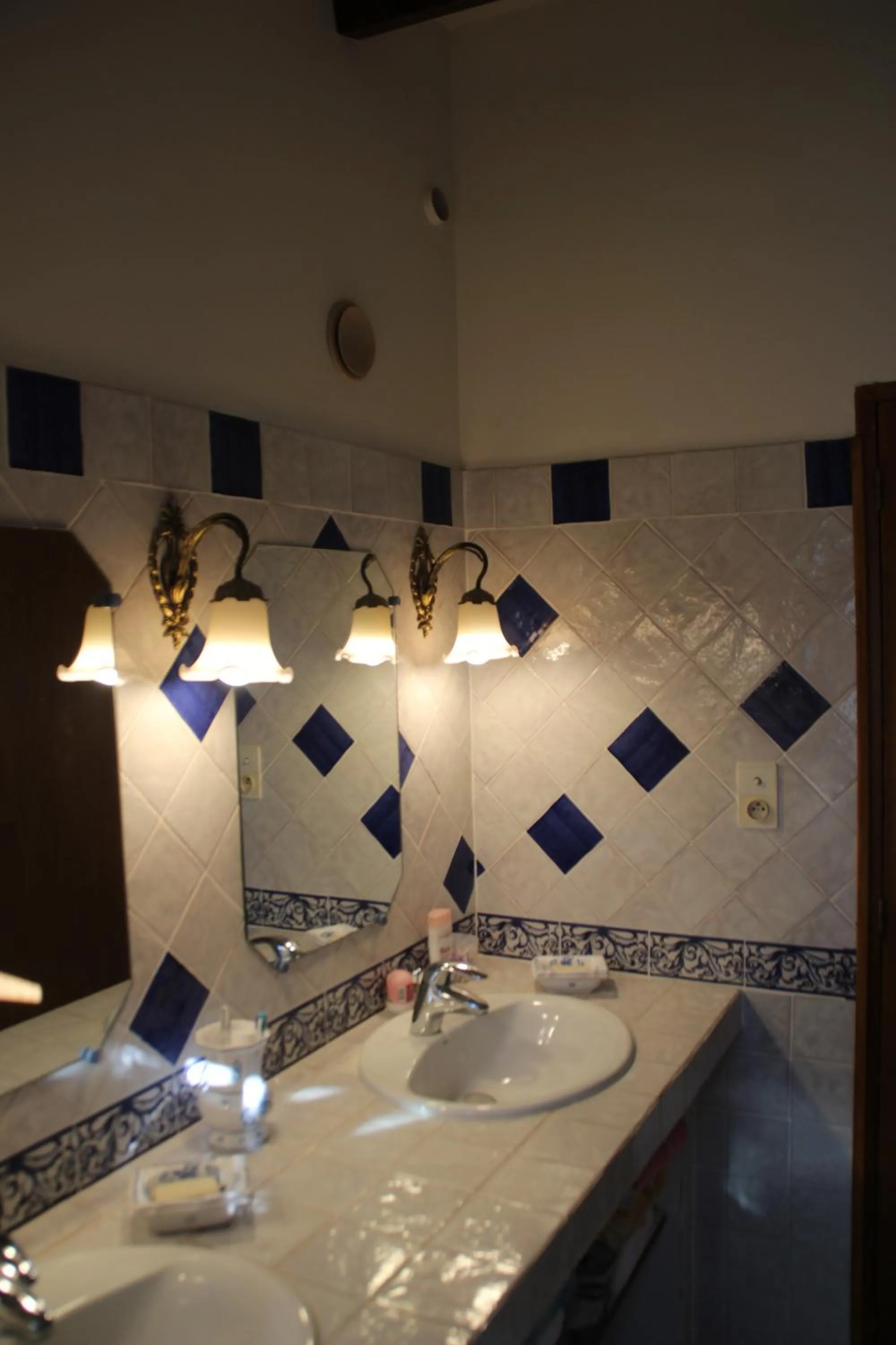 Bathroom in Chambres d'hôtes Elisa & Etienne