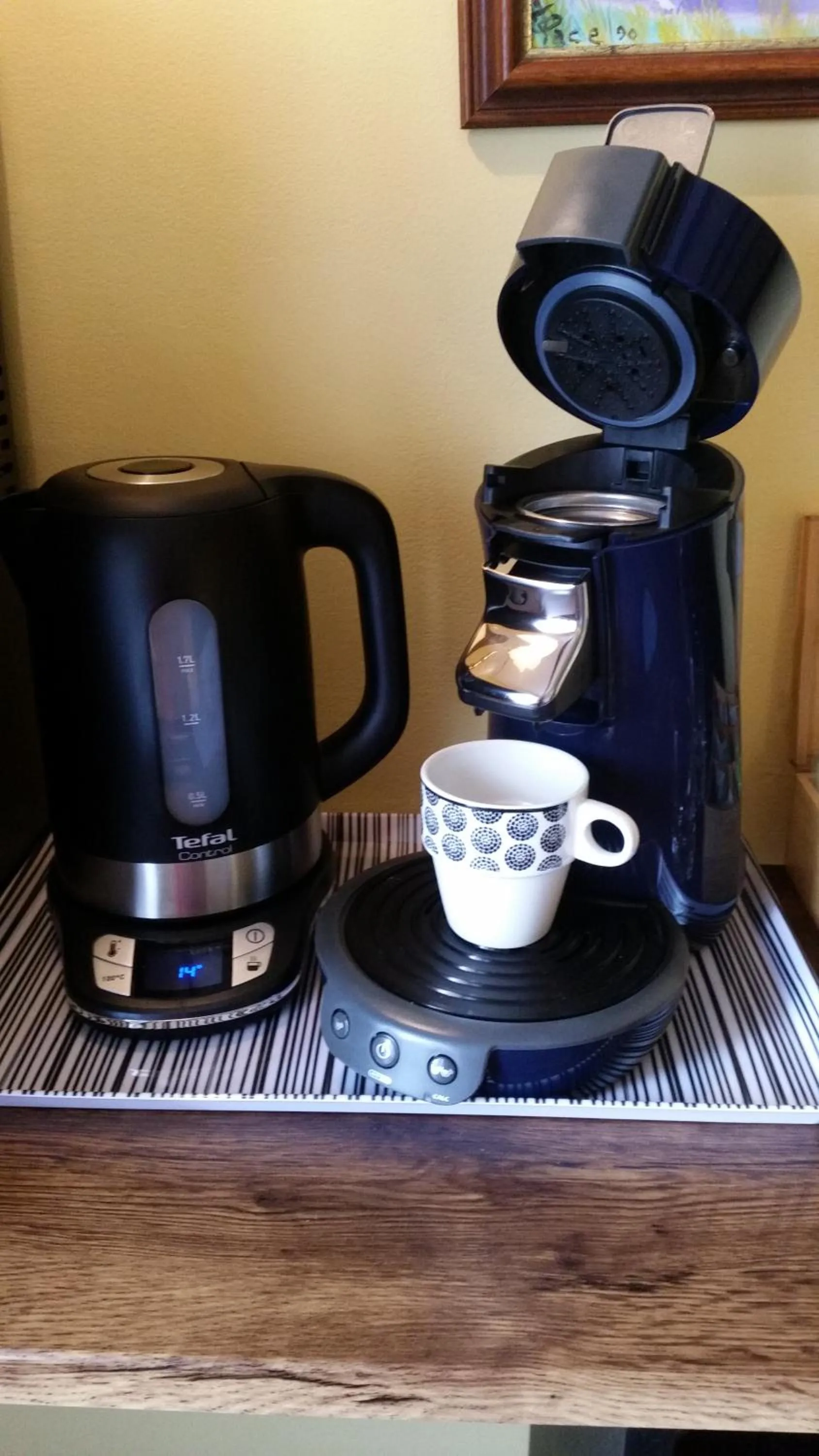 Coffee/tea facilities in Chambres d'hôtes Elisa & Etienne