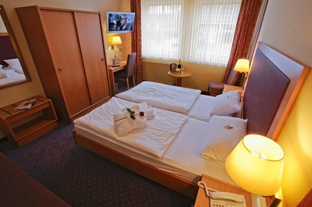 Day, Bed in Landhotel Hermannshöhe