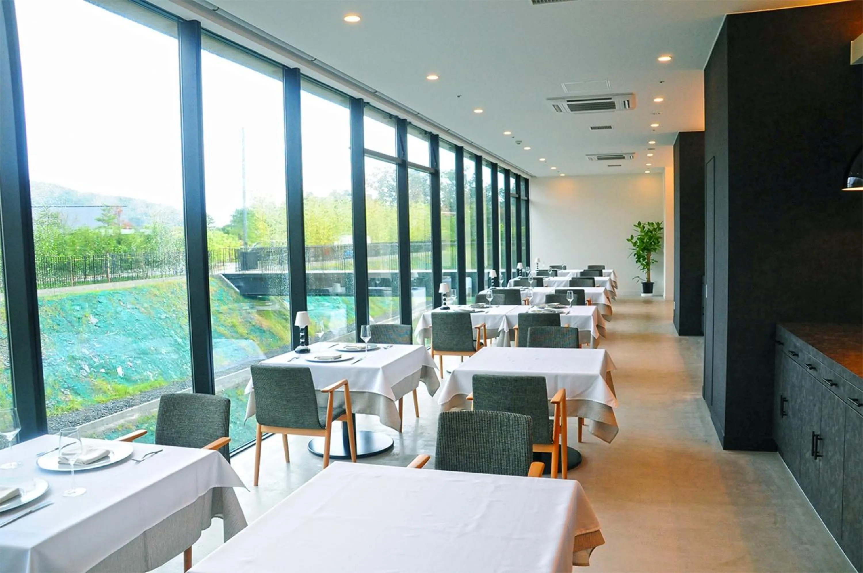 Restaurant/places to eat in Hotel Vison