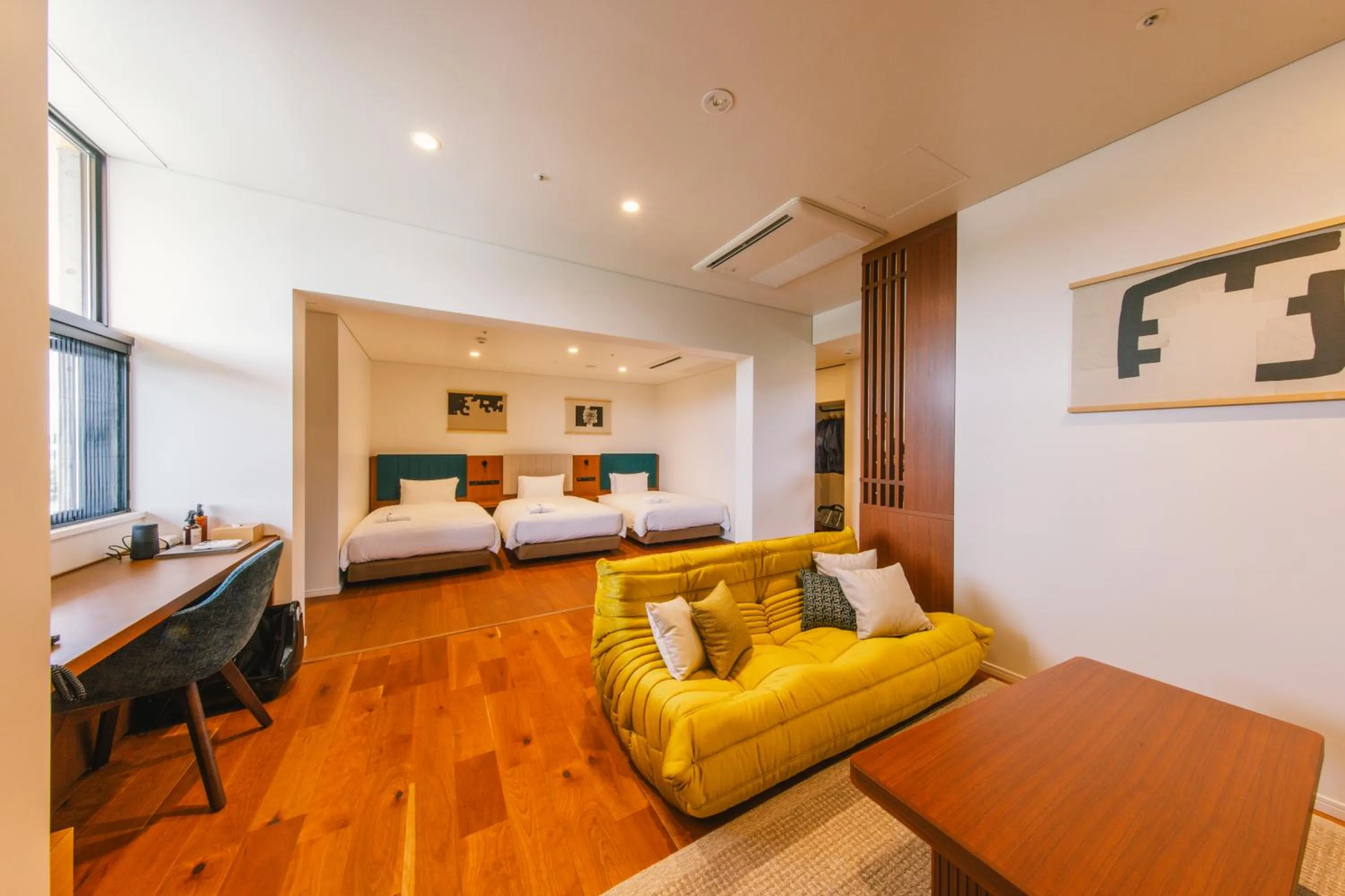 Living room, Bed in Hotel Vison