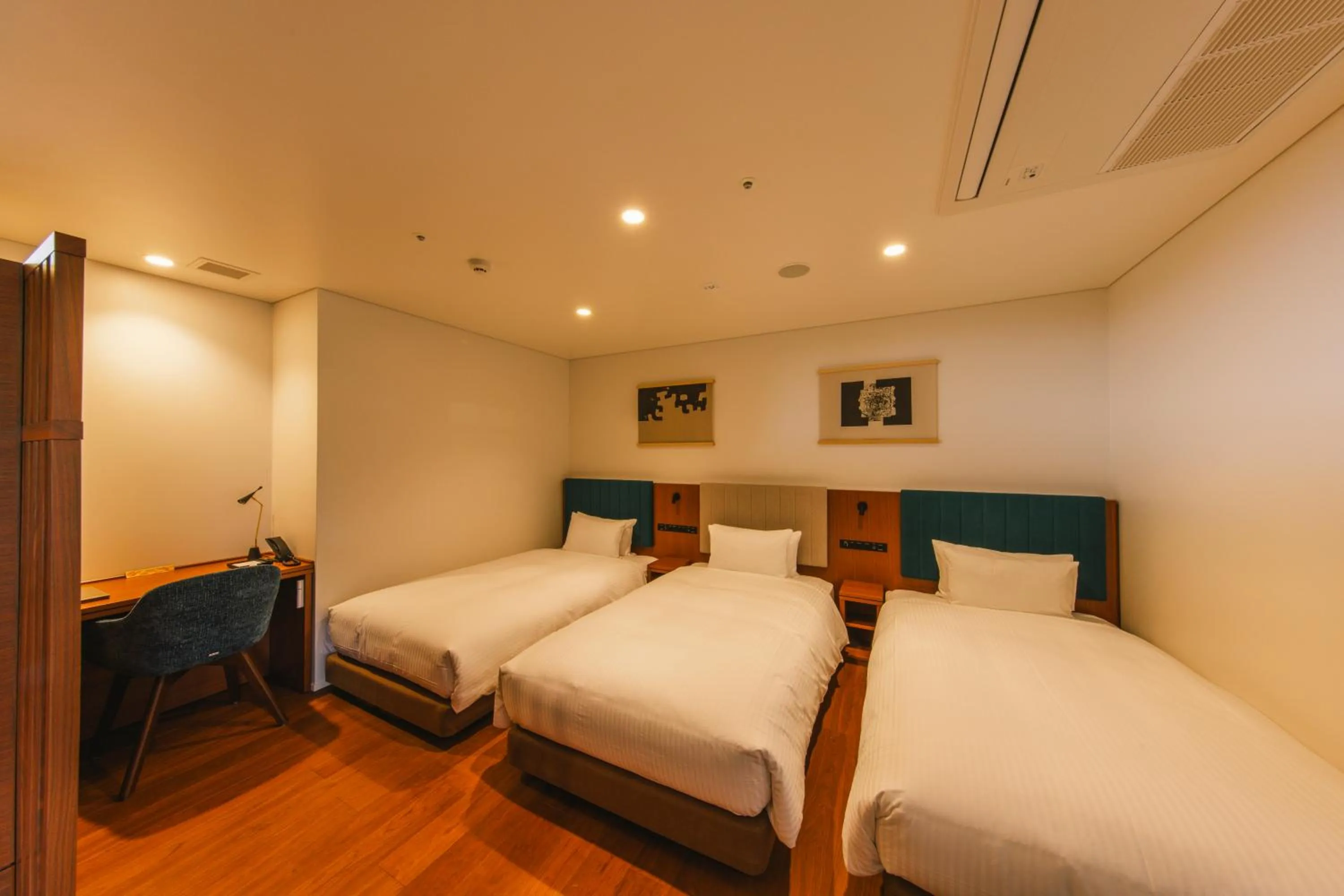 Photo of the whole room, Bed in Hotel Vison