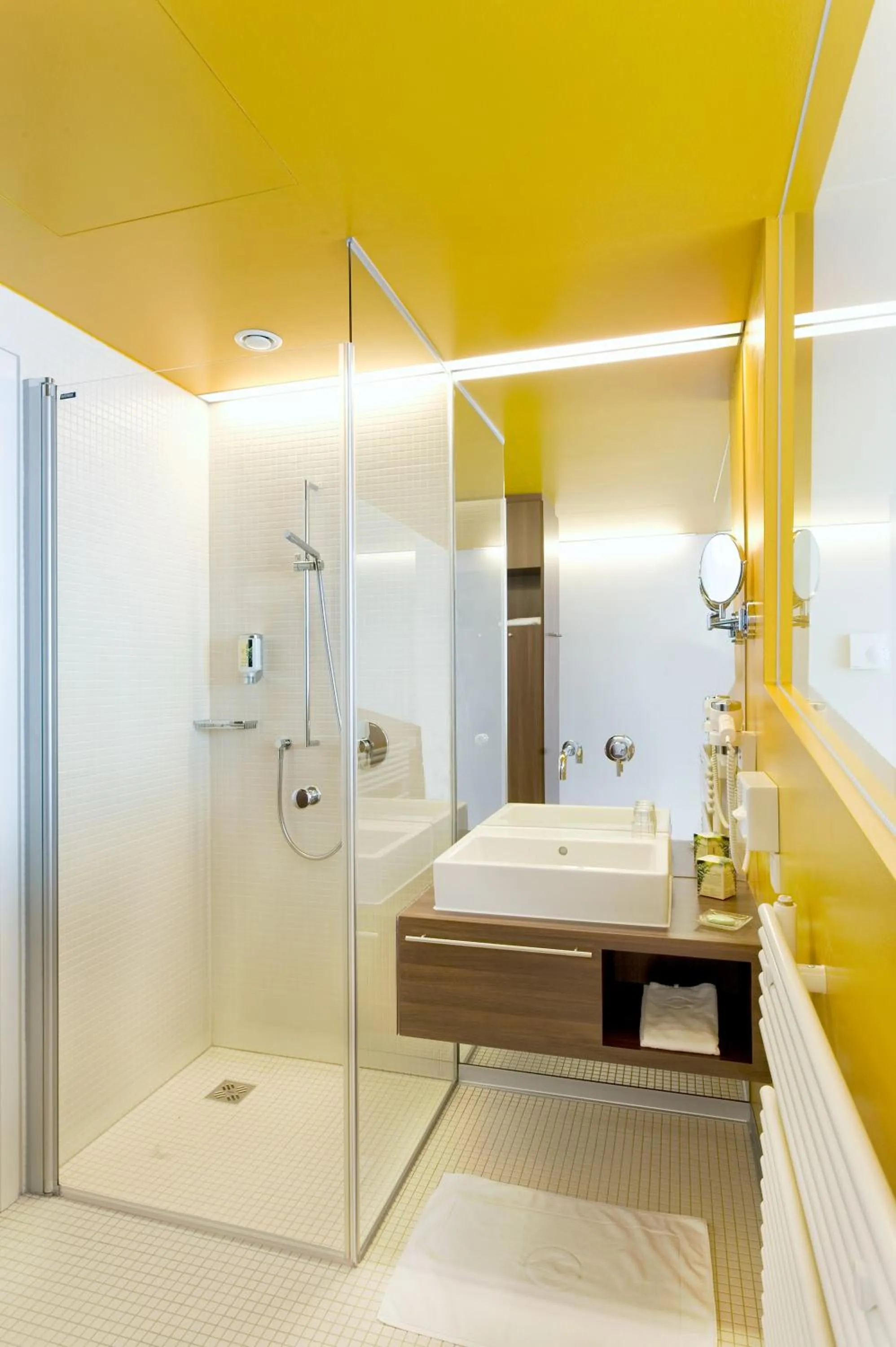 Toilet in Spa Hotel Bründl