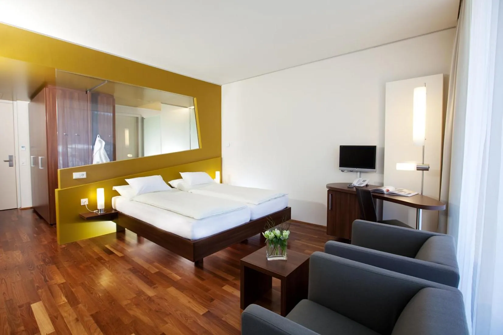 Shower, Bed in Spa Hotel Bründl