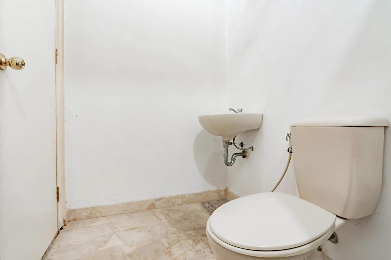 Bathroom in KoolKost near Simpang Dago 2 (Minimum Stay 6 Nights)