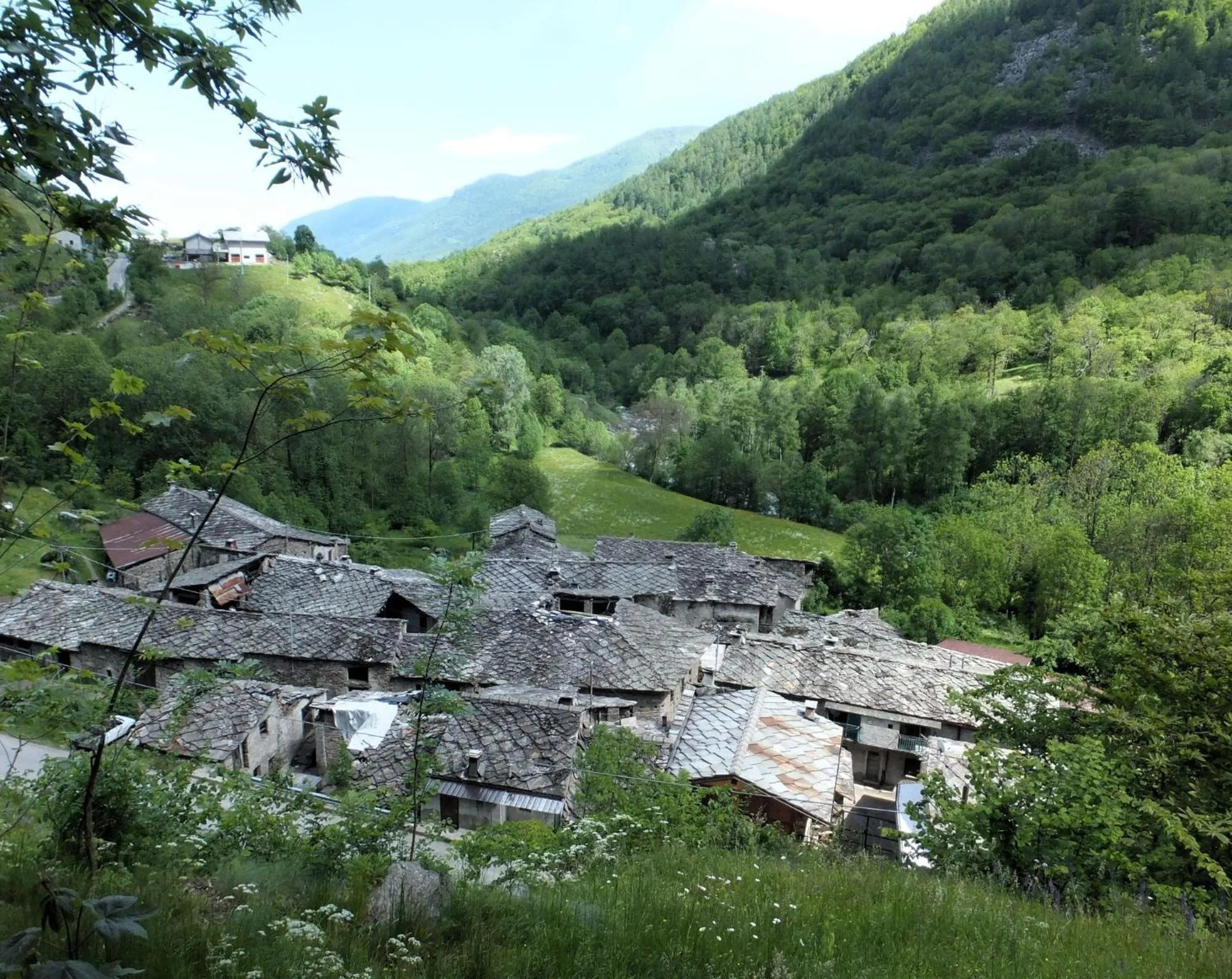 Property building in Medieval Hamlet Malpertus