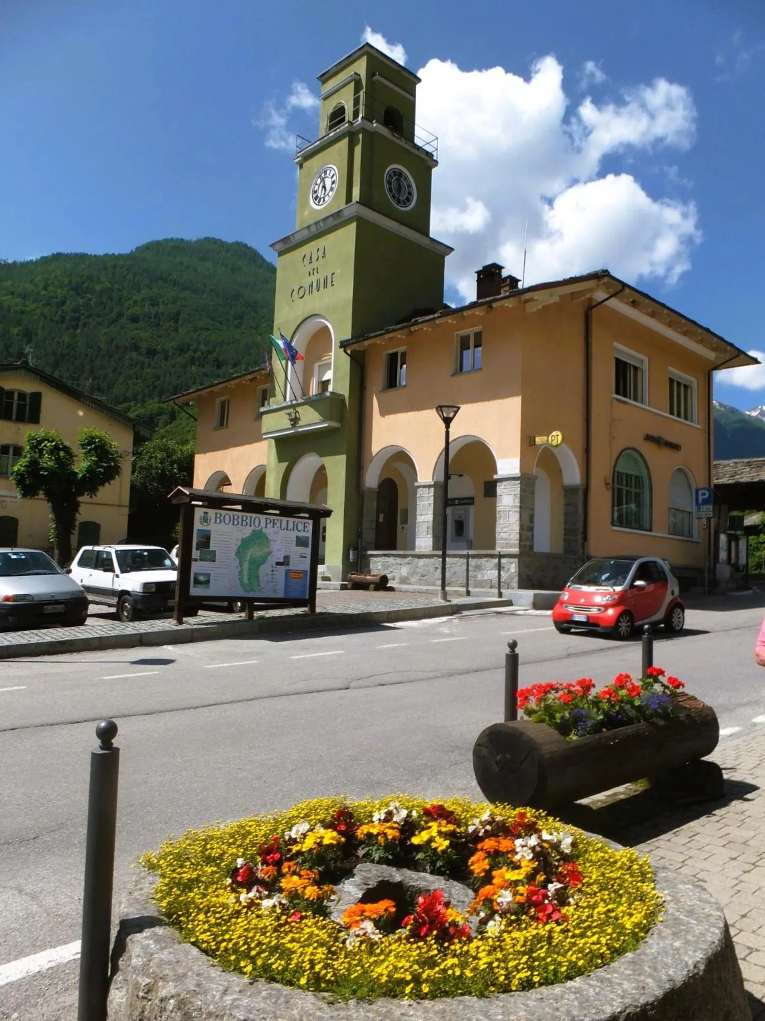Nearby landmark in Medieval Hamlet Malpertus
