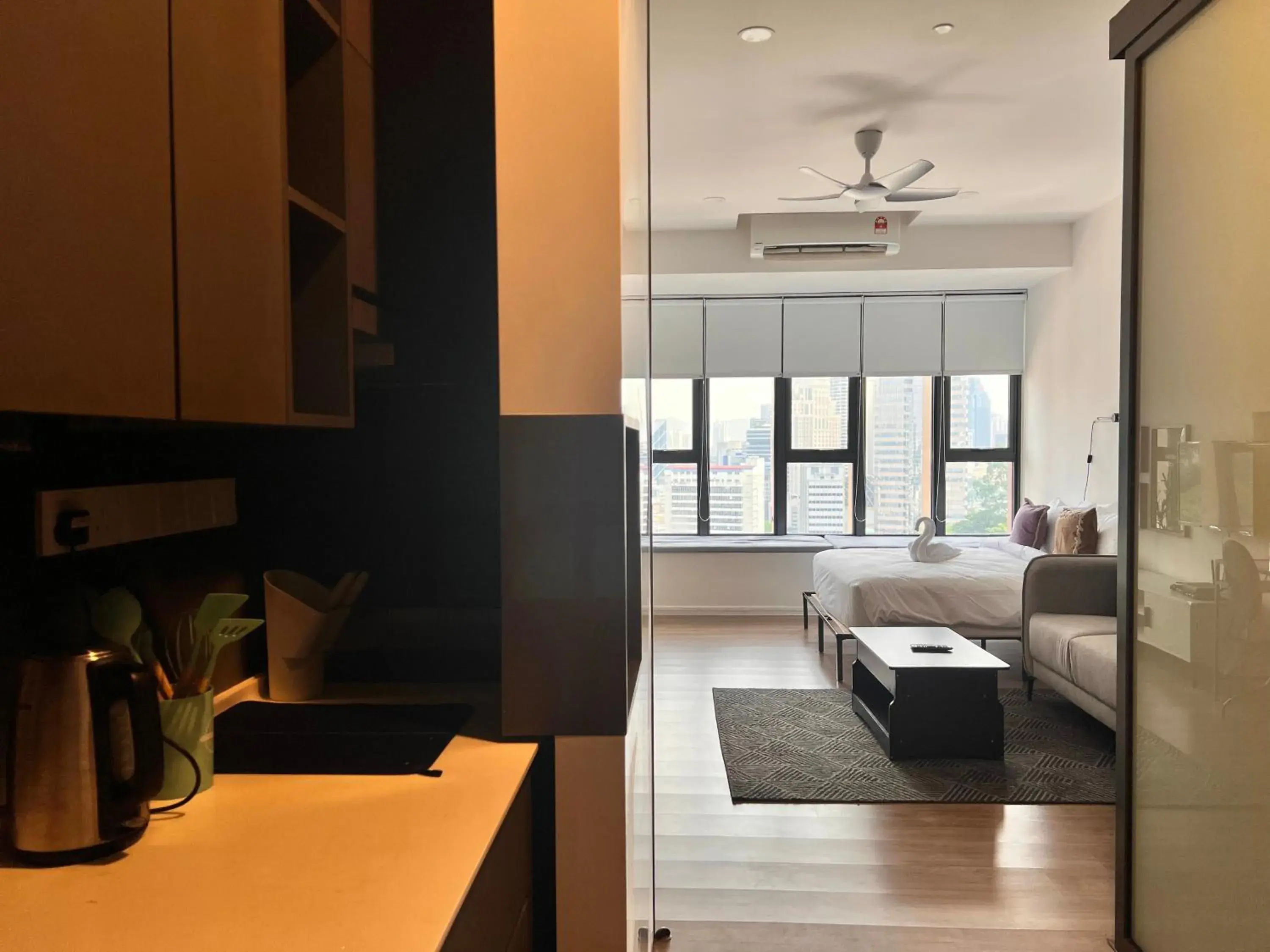 Deluxe Queen Studio in Ceylonz Suites by Living Signature Deluxe Queen Studio in Ceylonz Suites by Living Signature