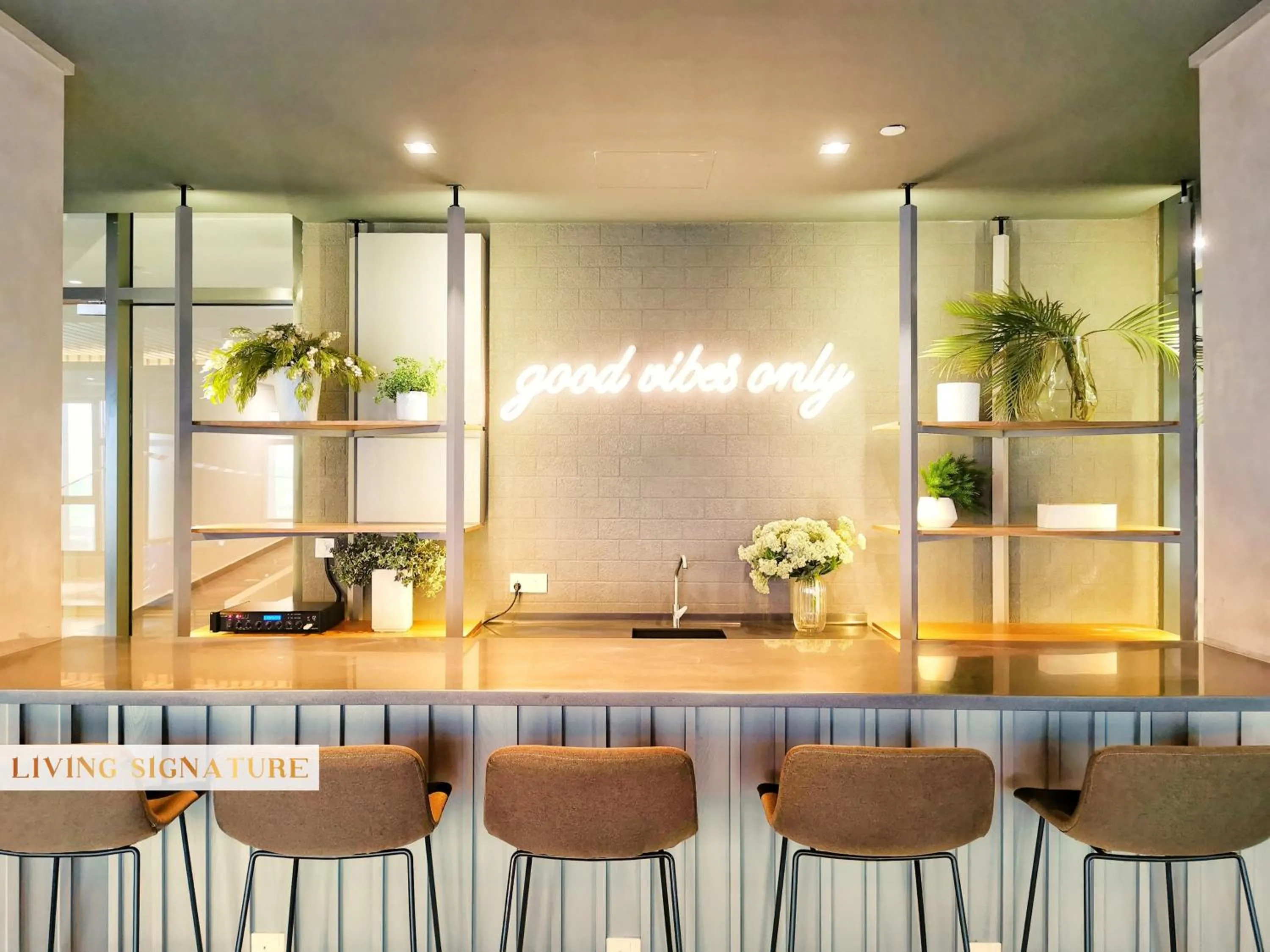 Ceylonz Suites by Living Signature