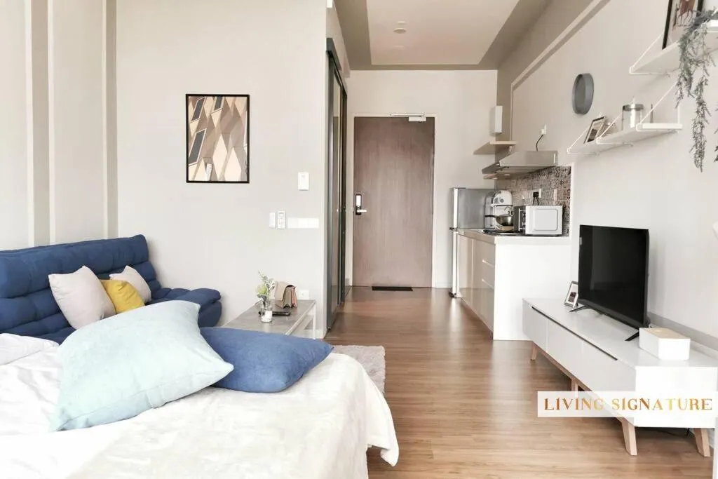 Bed in Ceylonz Suites by Living Signature