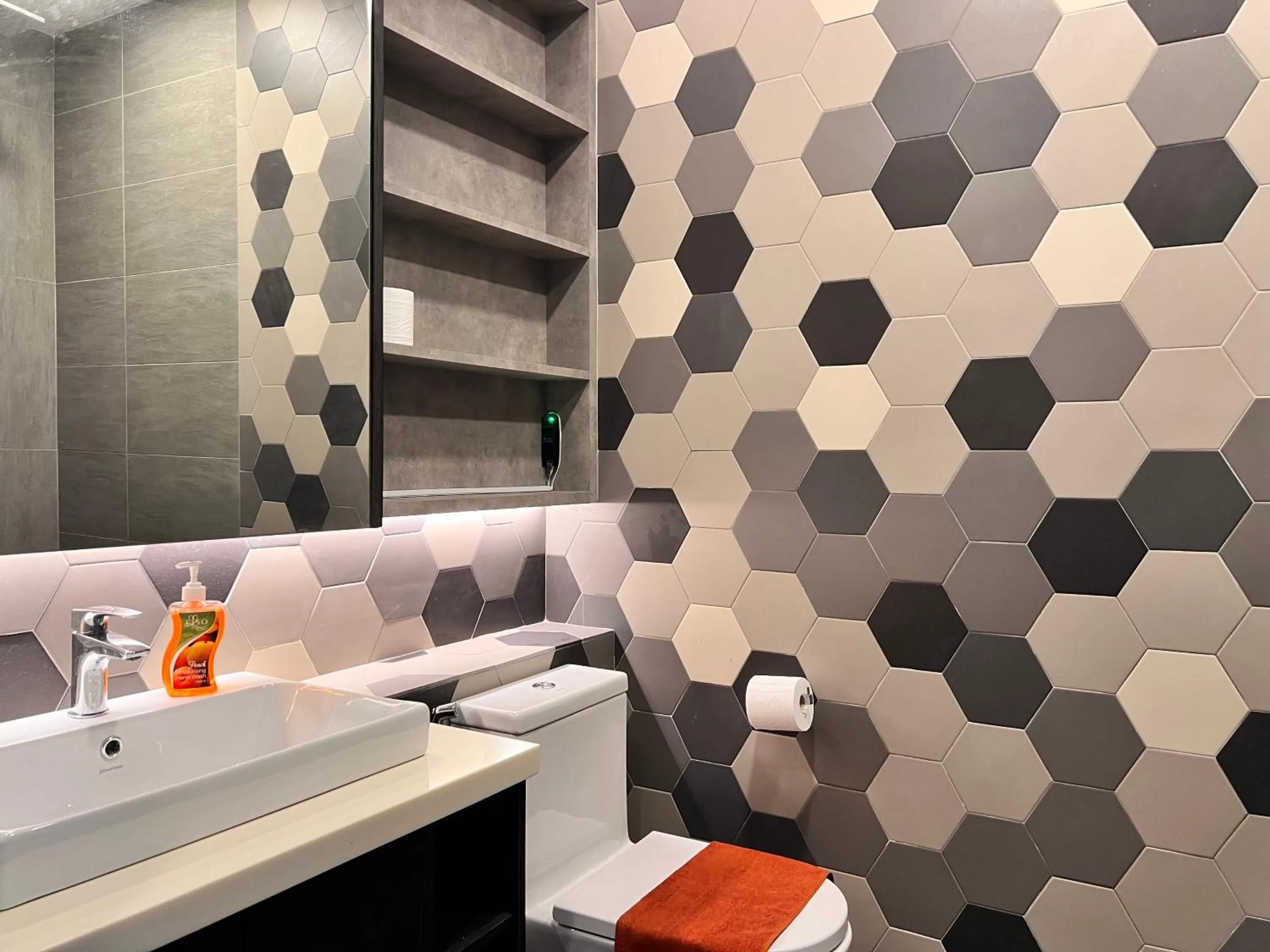 Ceylonz Suites by Living Signature