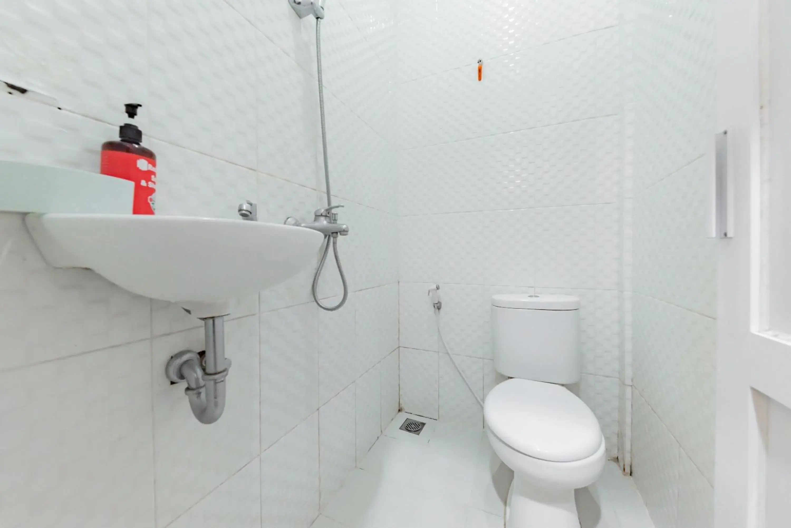 Double Room in RedDoorz Syariah near DPRD Kabupaten Subang Double Room in RedDoorz Syariah near DPRD Kabupaten Subang