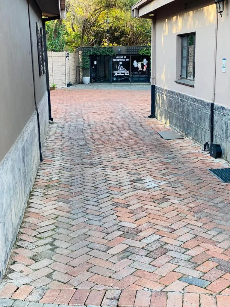 Property building in Cottonwood Guesthouse Oasis