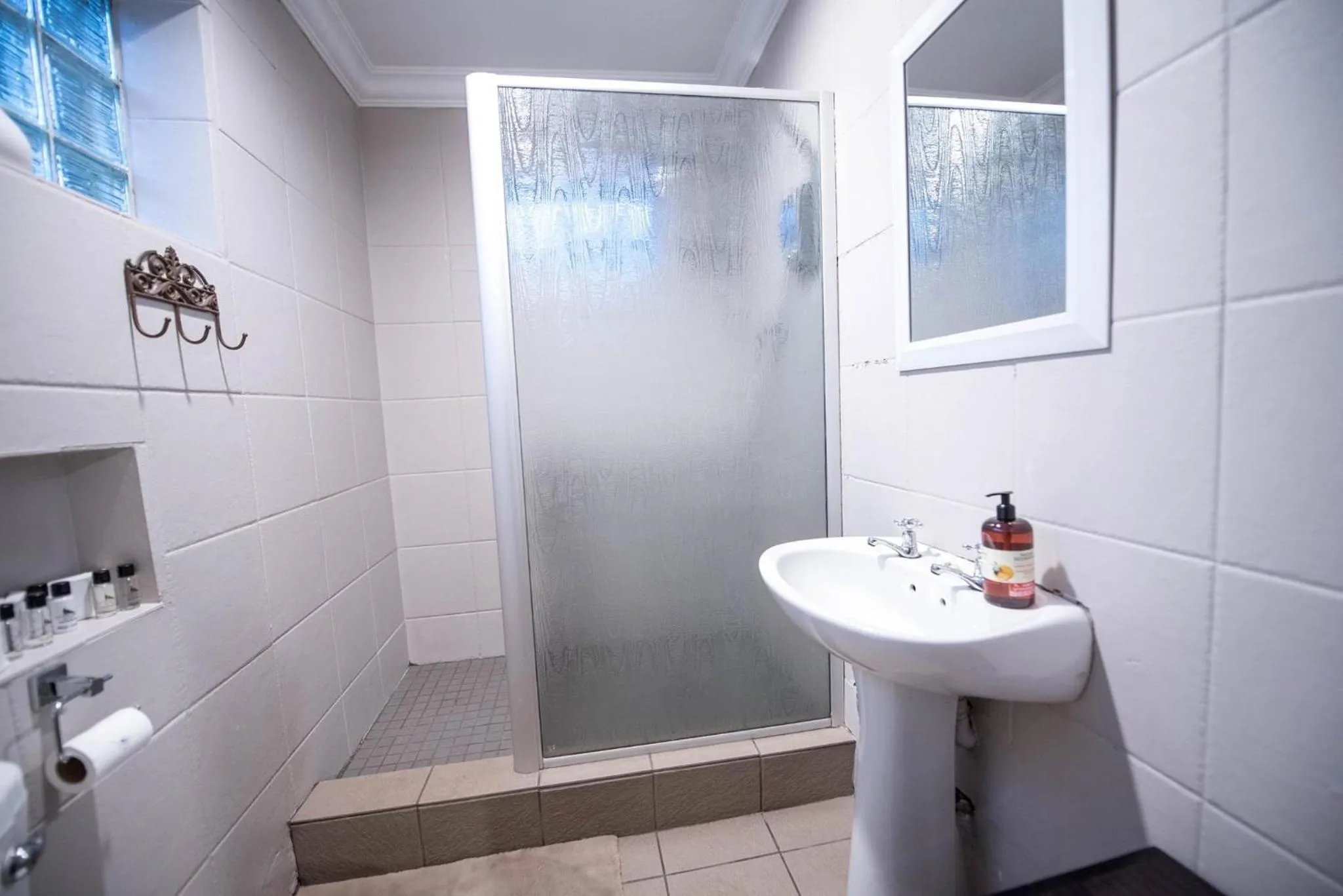 Bathroom in Cottonwood Guesthouse Oasis