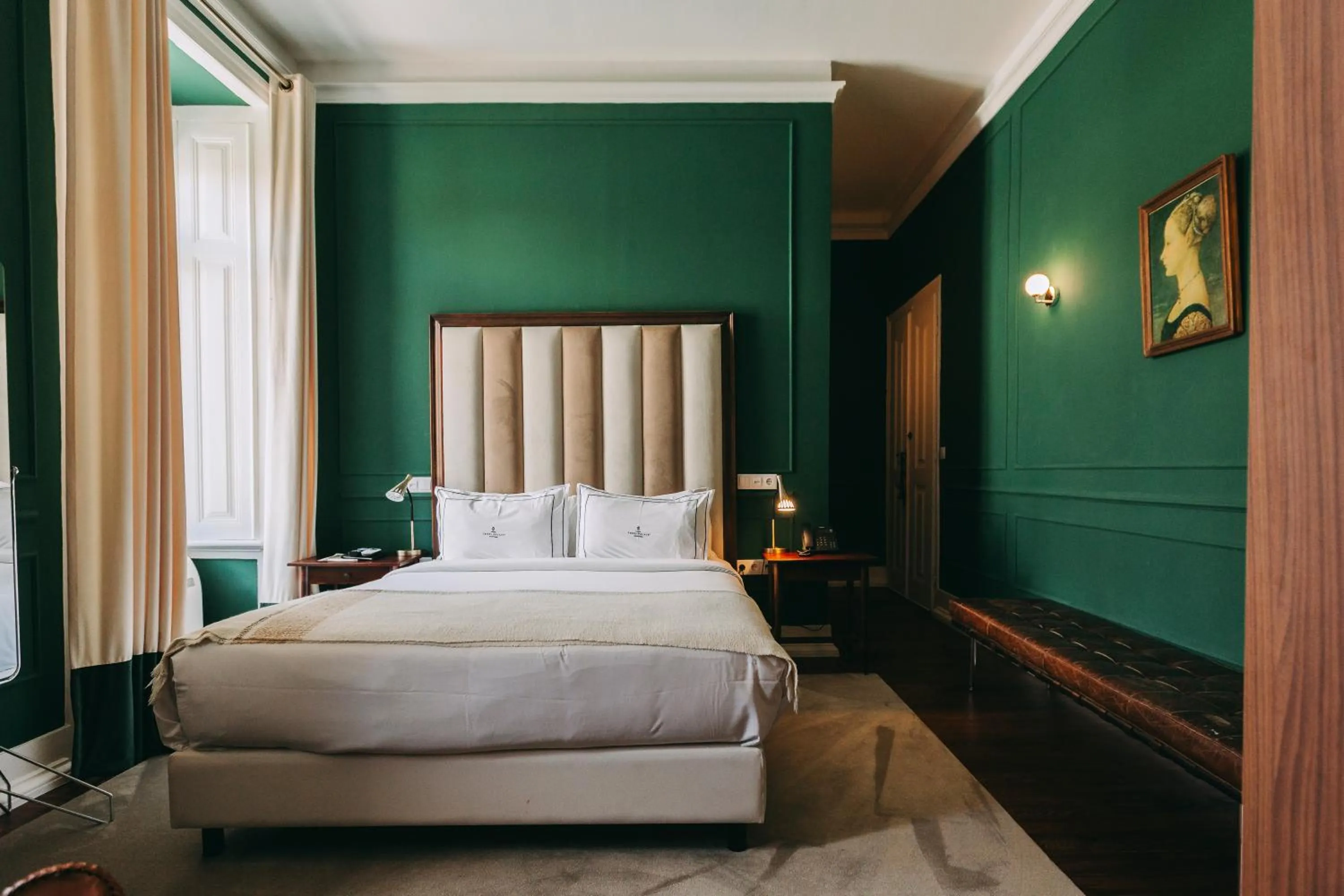 Bedroom, Bed in Torel Palace Lisbon