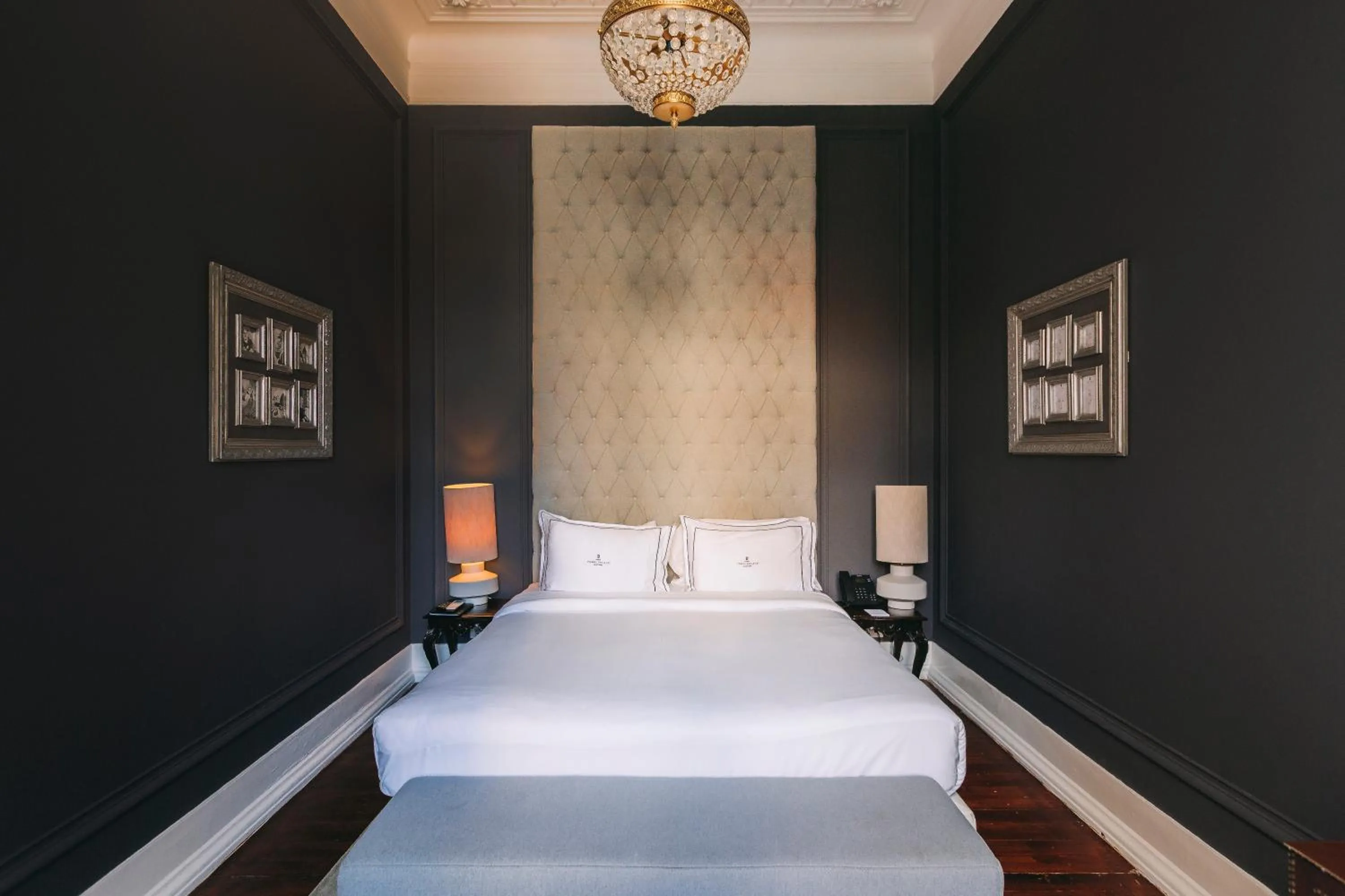 Bedroom, Bed in Torel Palace Lisbon