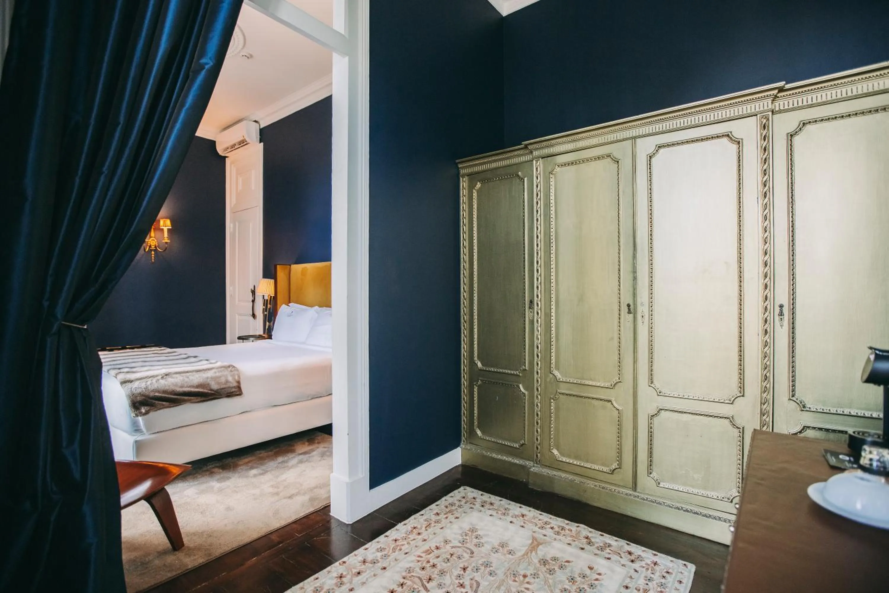 Bedroom, Bed in Torel Palace Lisbon