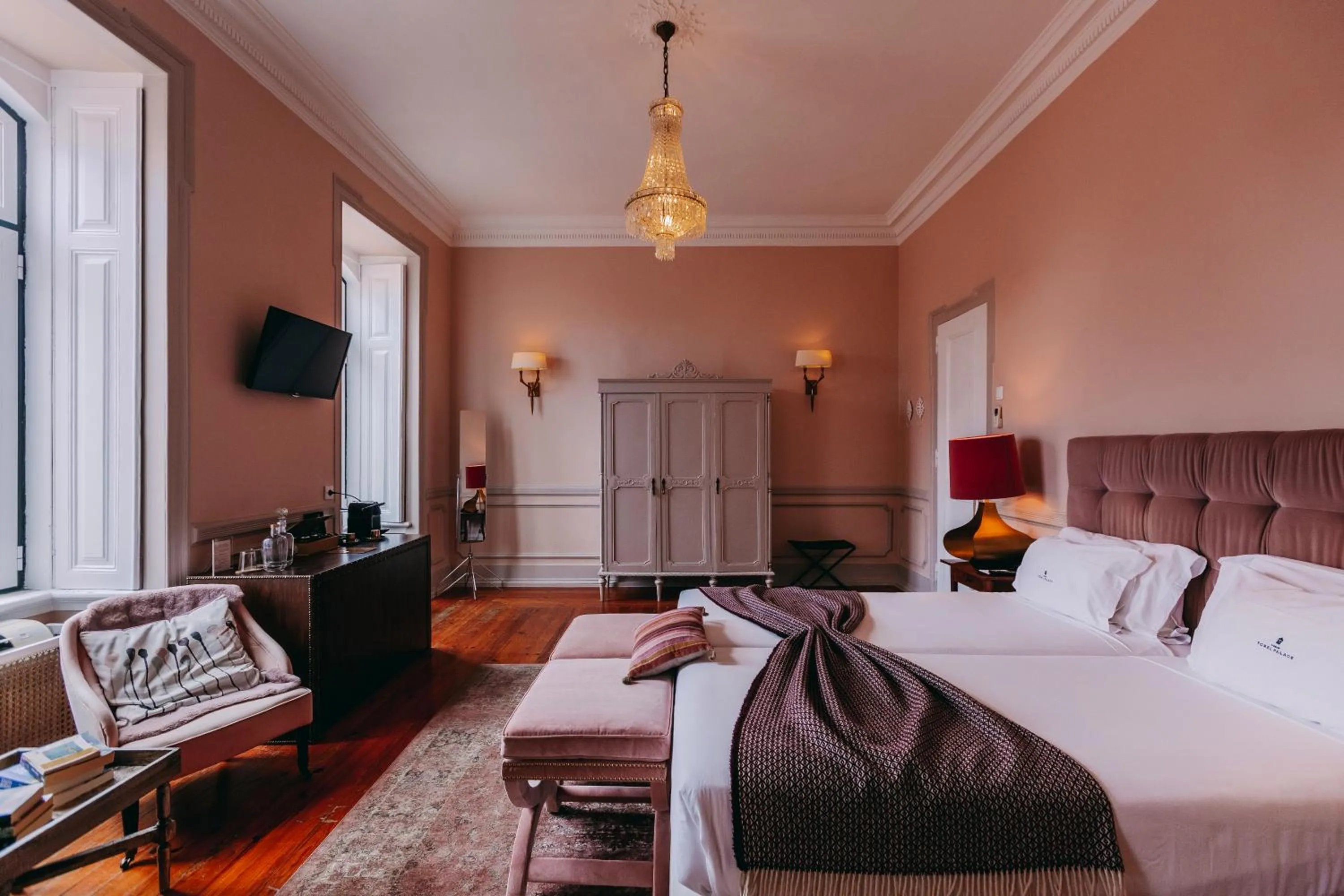Bedroom, Bed in Torel Palace Lisbon