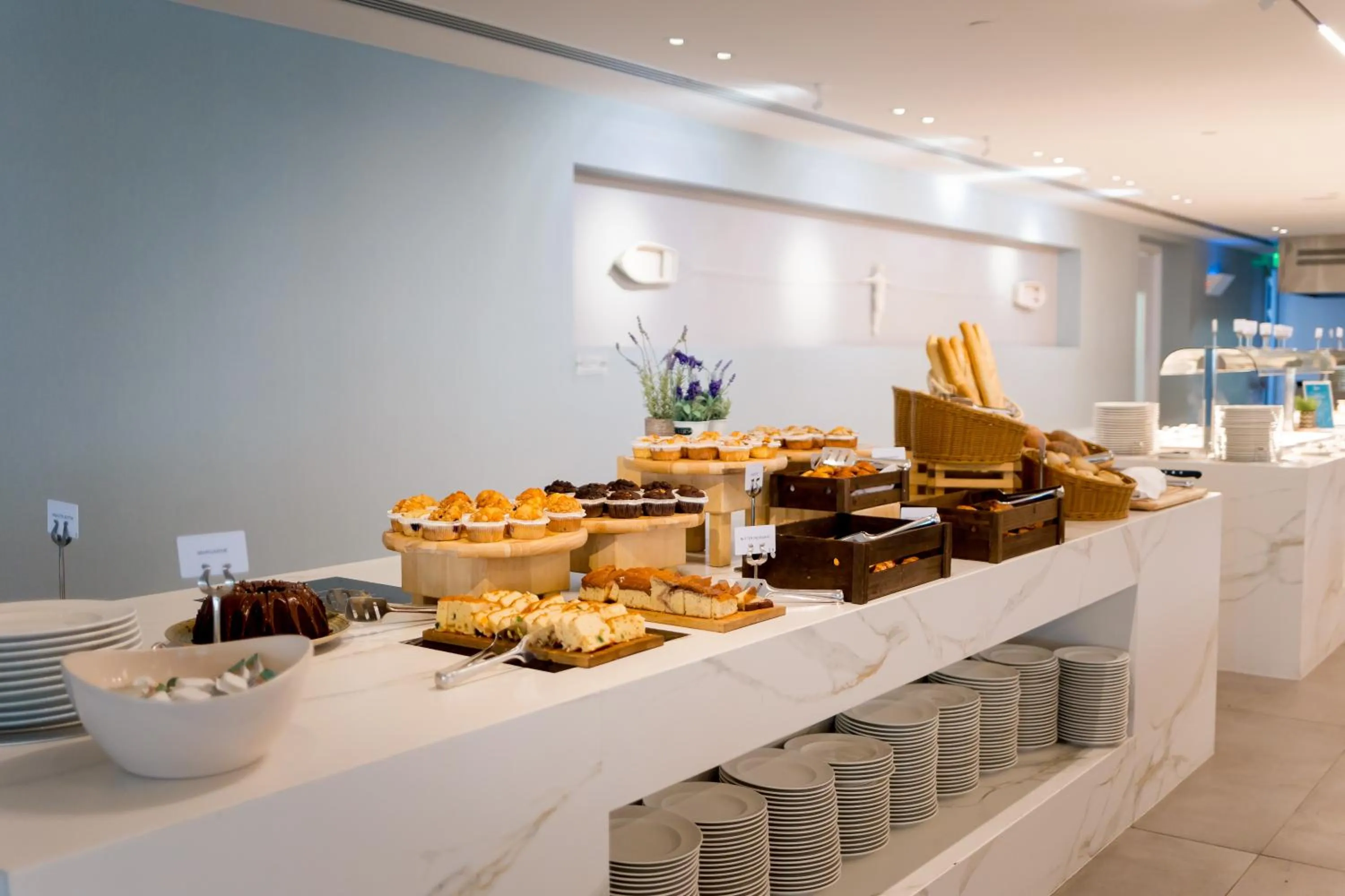 Restaurant/places to eat in Radisson Beach Resort Larnaca