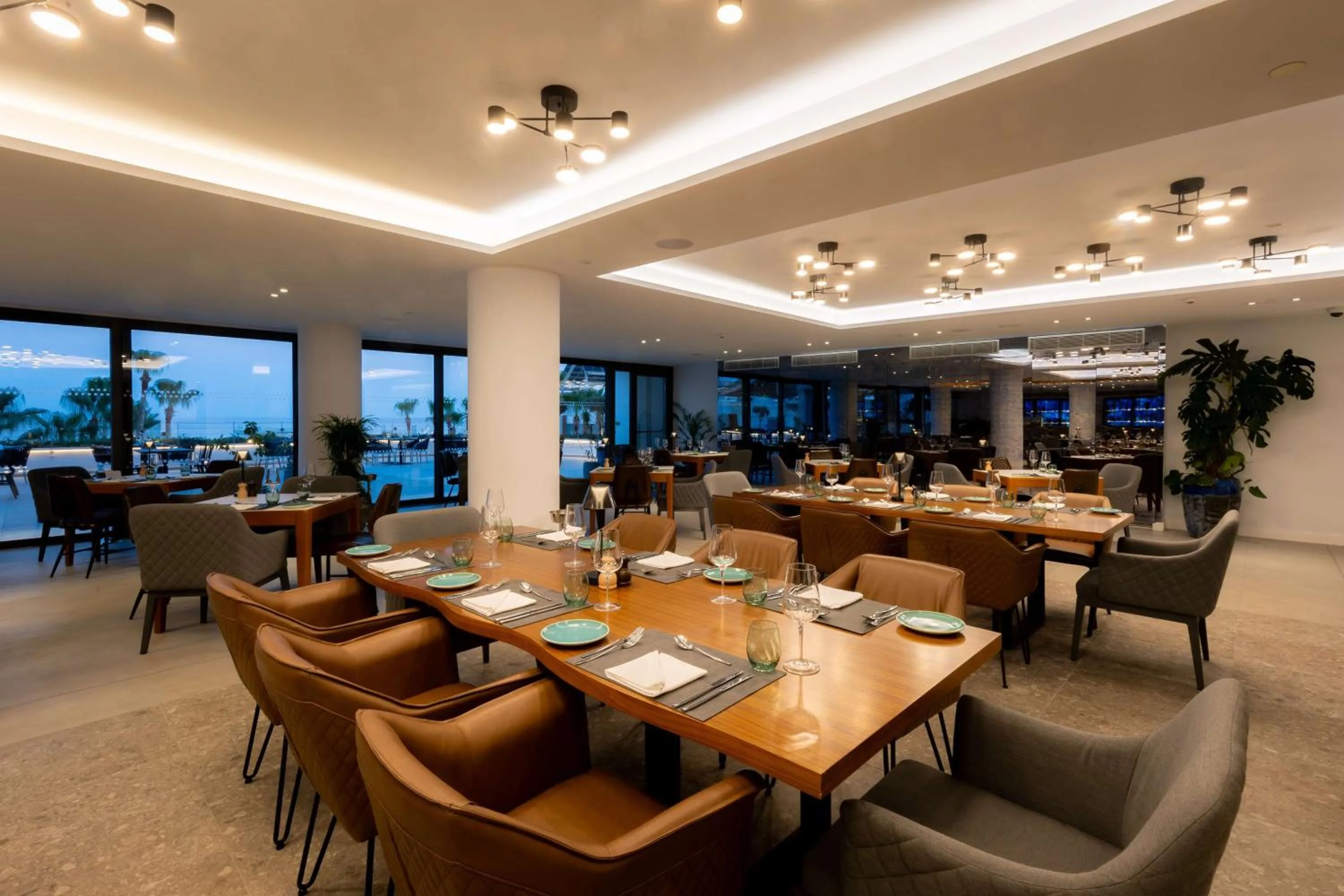 Restaurant/places to eat in Radisson Beach Resort Larnaca