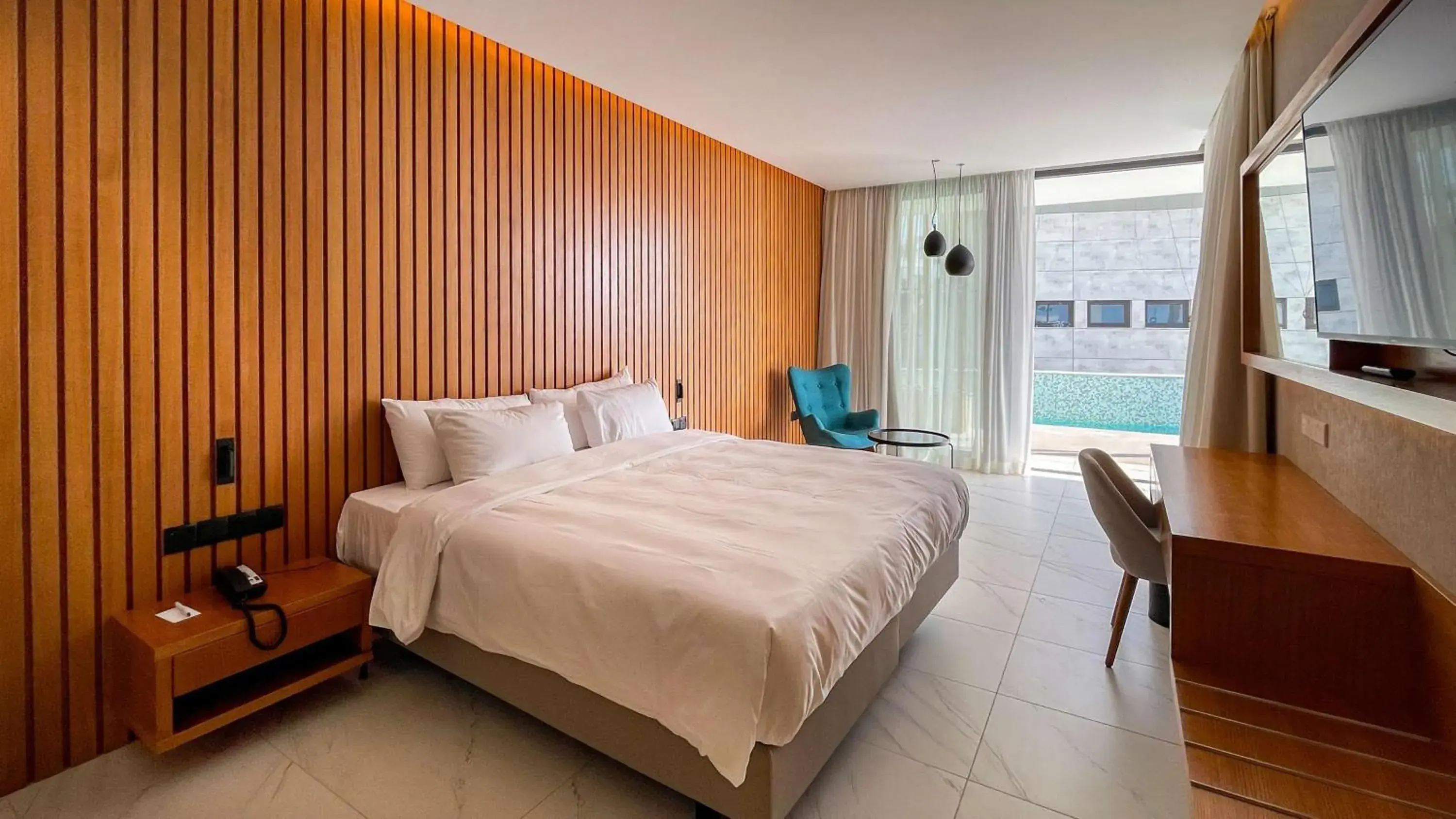 Bedroom, Bed in Radisson Beach Resort Larnaca Bedroom, Bed in Radisson Beach Resort Larnaca