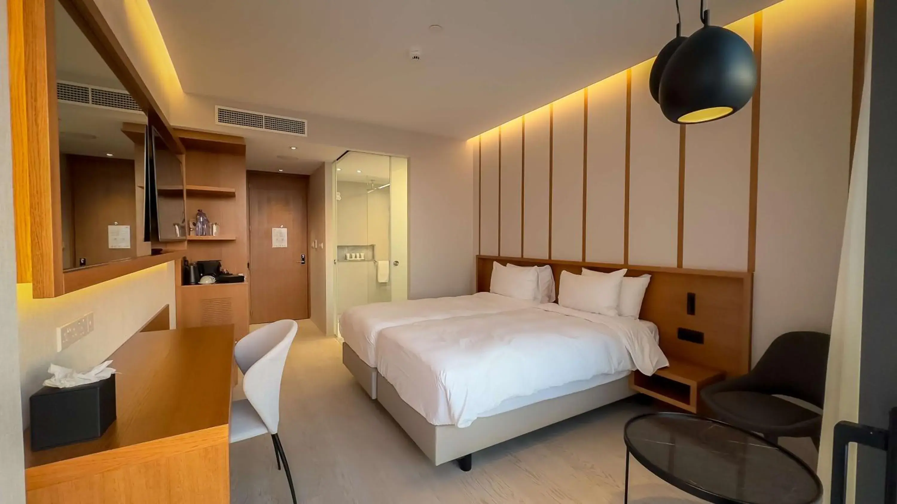 Bedroom, Bed in Radisson Beach Resort Larnaca Bedroom, Bed in Radisson Beach Resort Larnaca