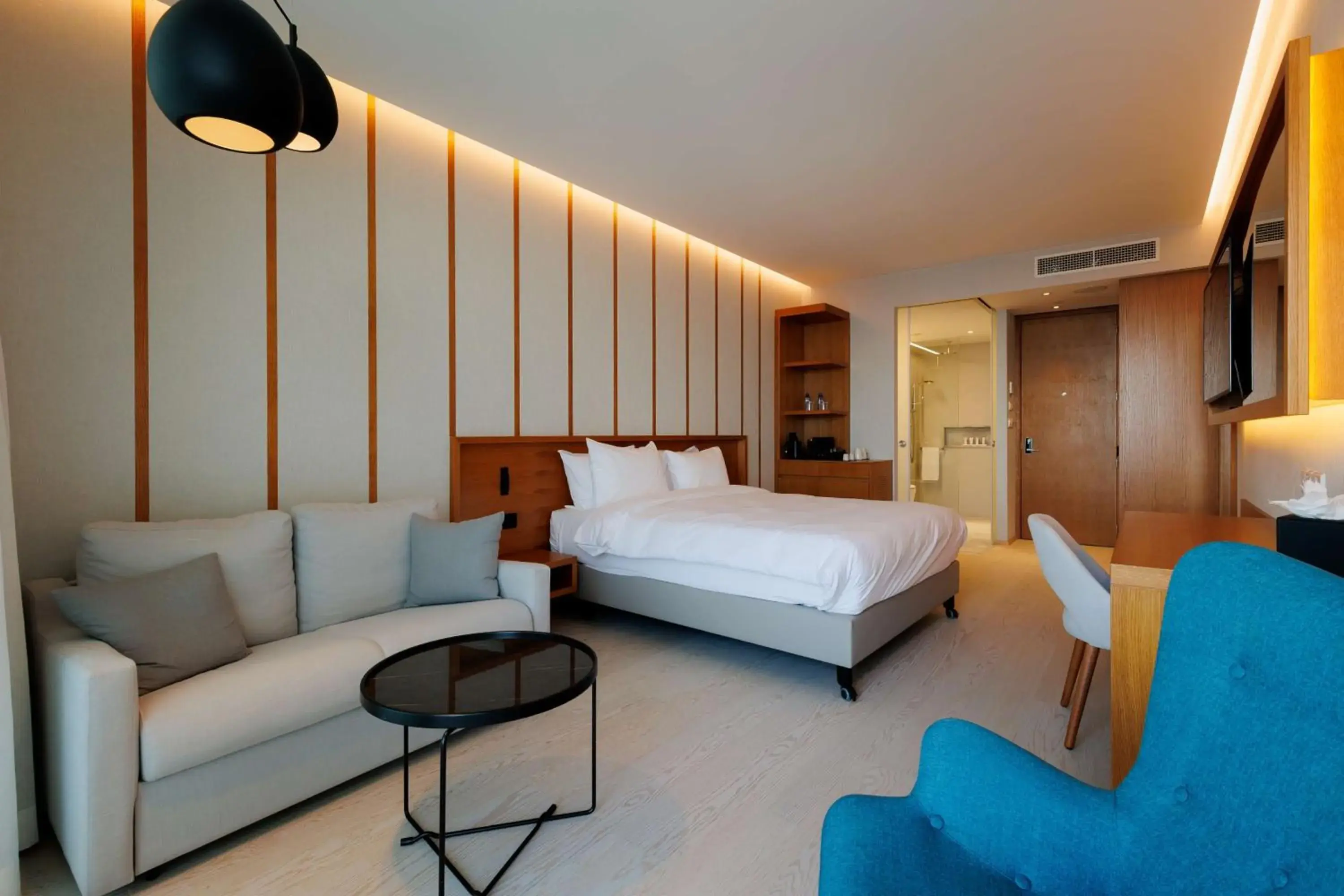 Bedroom, Bed in Radisson Beach Resort Larnaca Bedroom, Bed in Radisson Beach Resort Larnaca