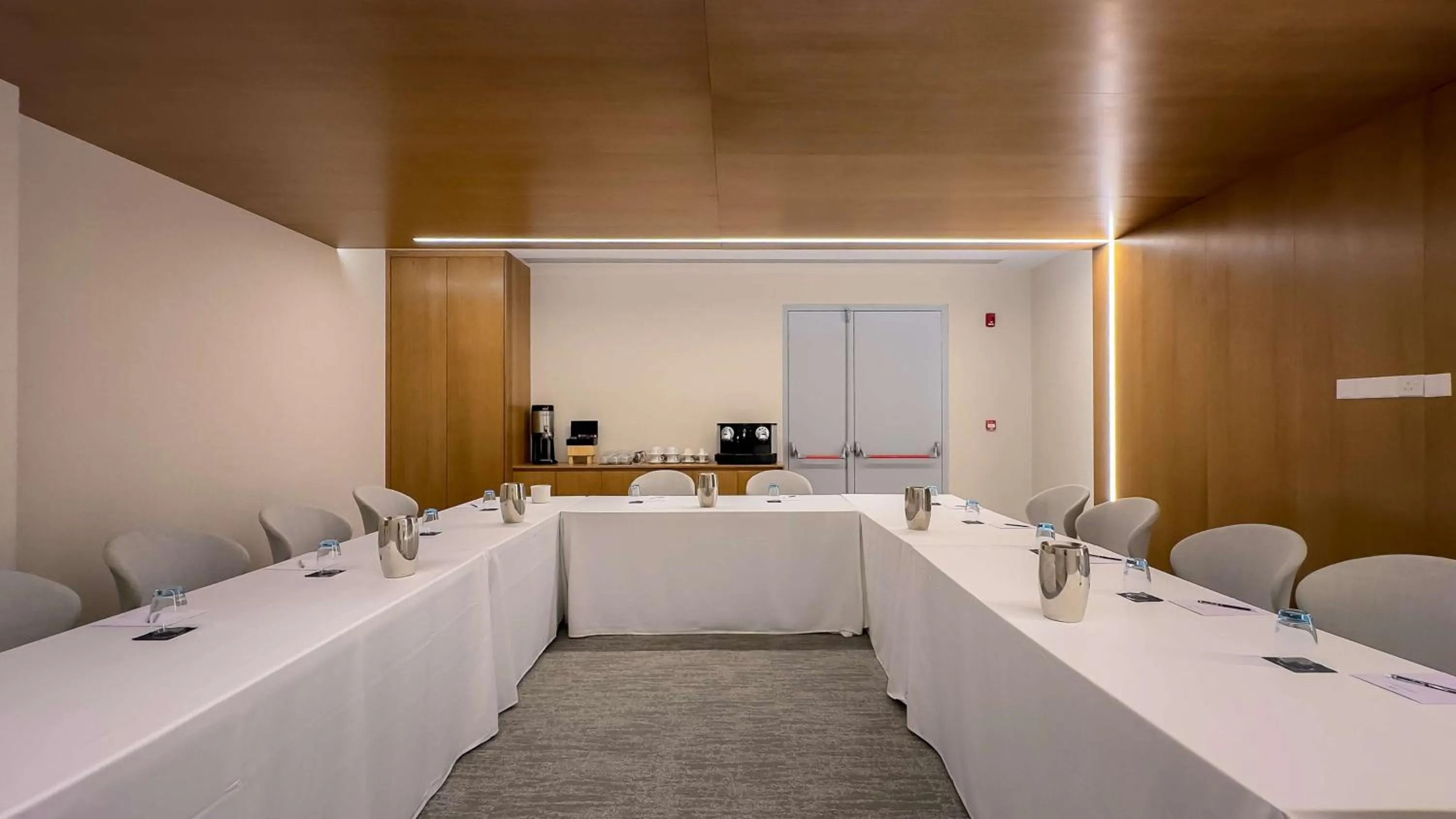 Meeting/conference room in Radisson Beach Resort Larnaca