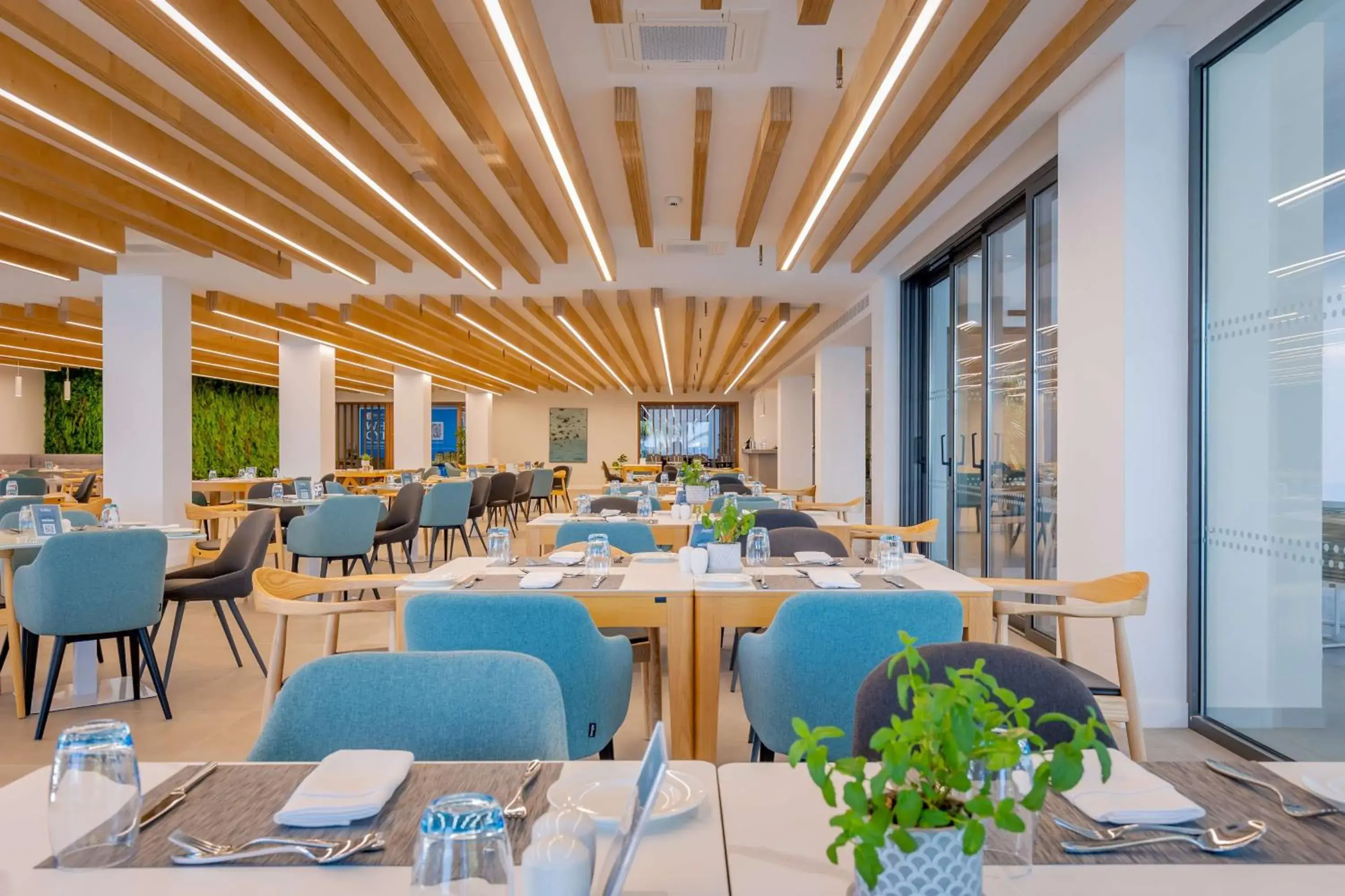 Restaurant/places to eat in Radisson Beach Resort Larnaca Restaurant/places to eat in Radisson Beach Resort Larnaca